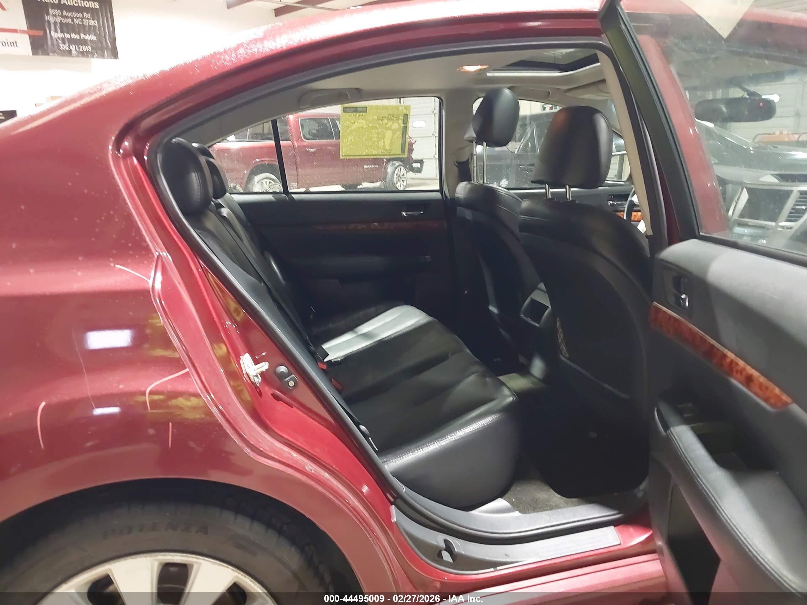SUBARU LEGACY image 8