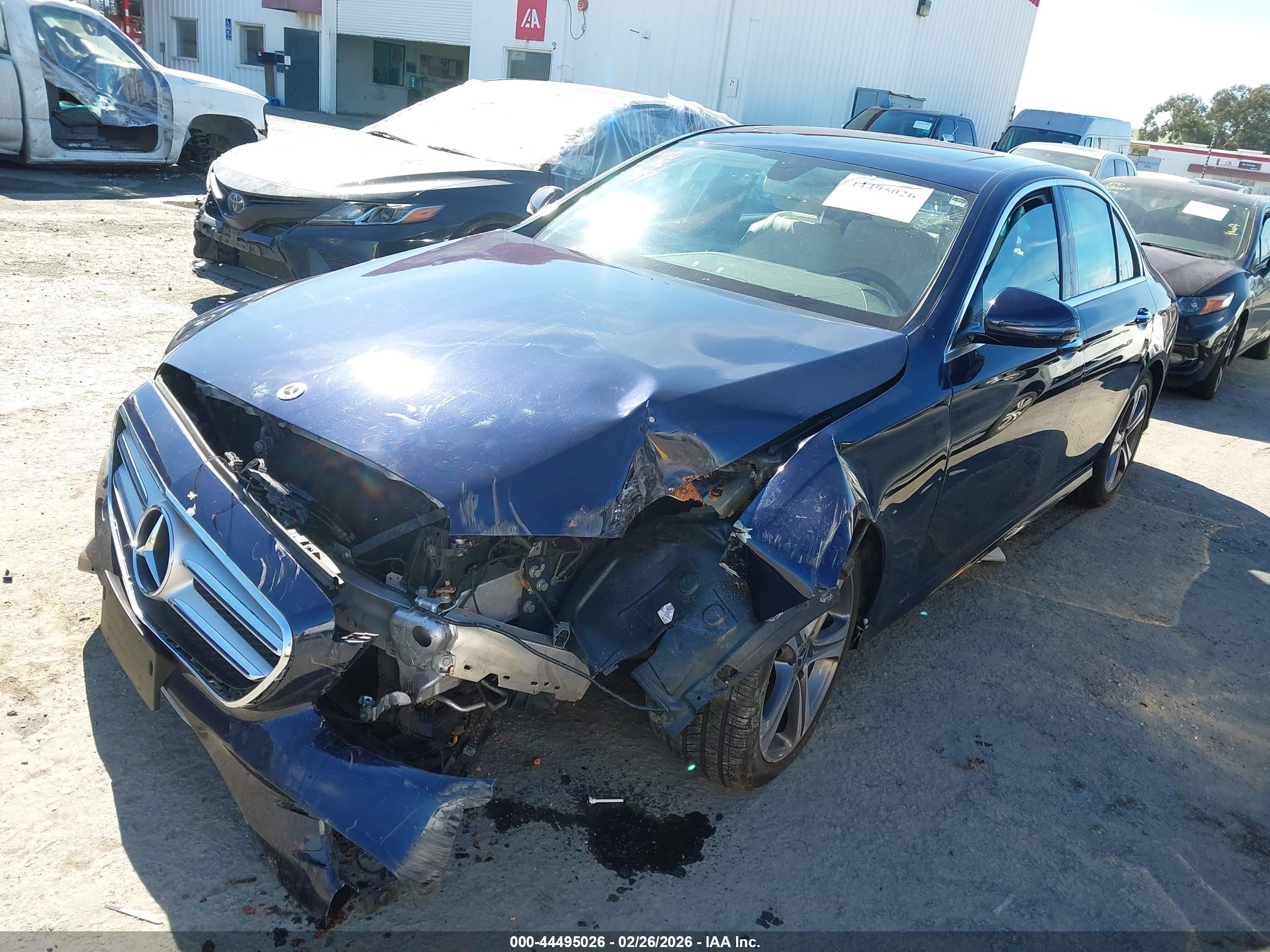 MERCEDES-BENZ E image 6