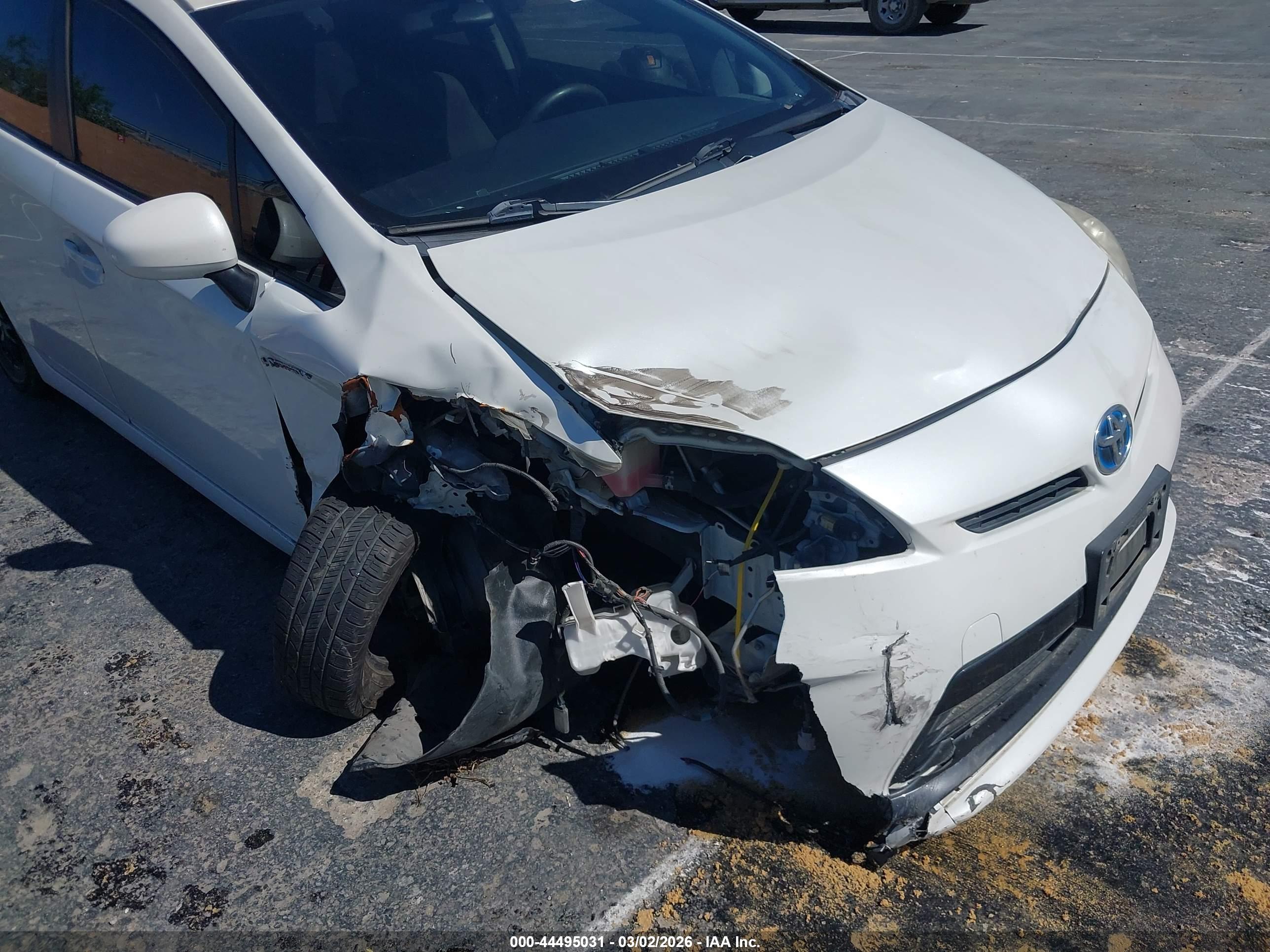 TOYOTA PRIUS image 6