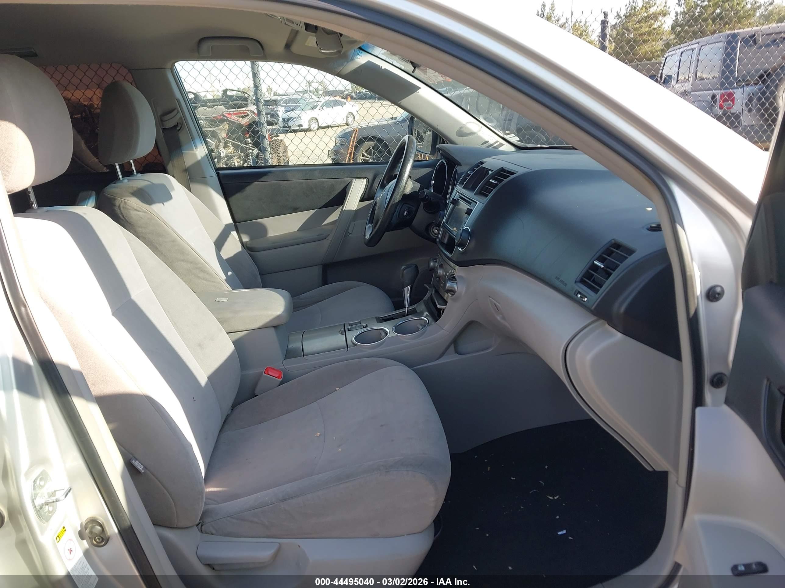 TOYOTA HIGHLANDER image 5