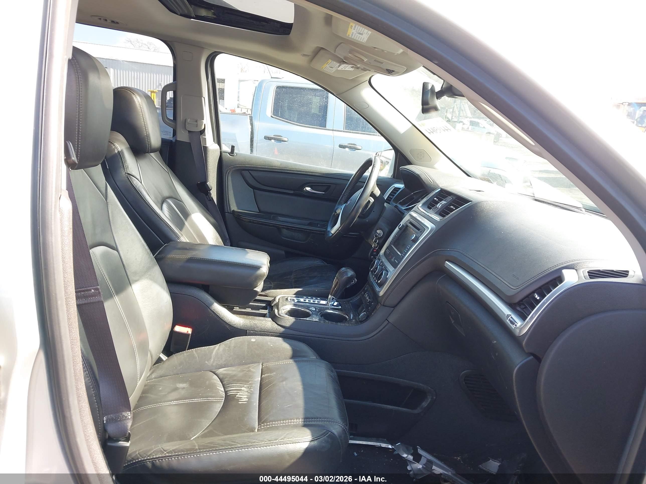 GMC ACADIA image 5