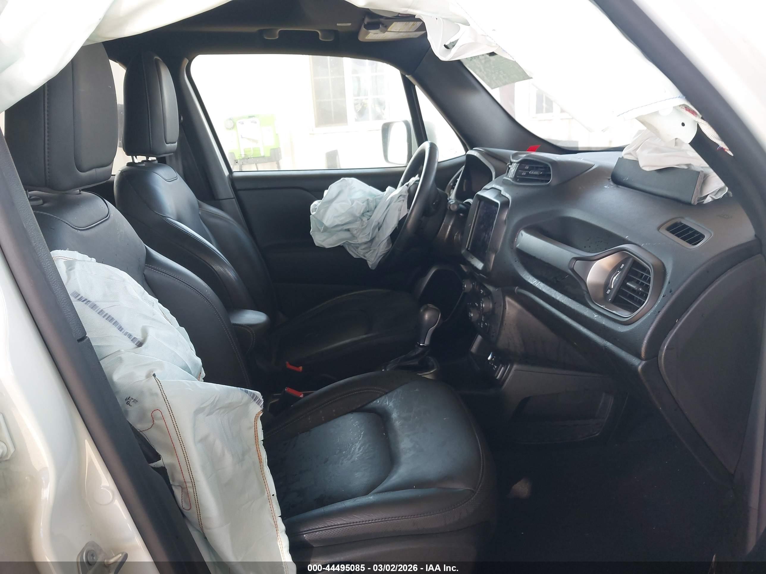 JEEP RENEGADE image 5