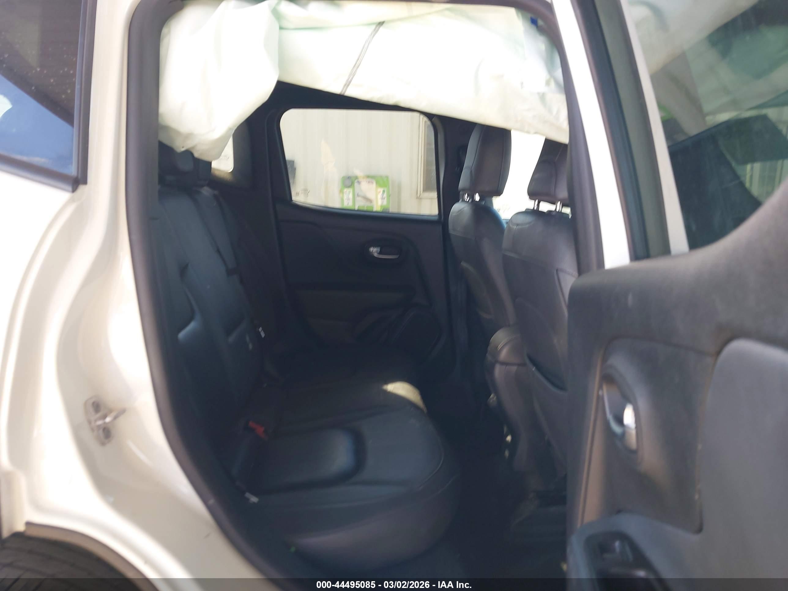 JEEP RENEGADE image 8