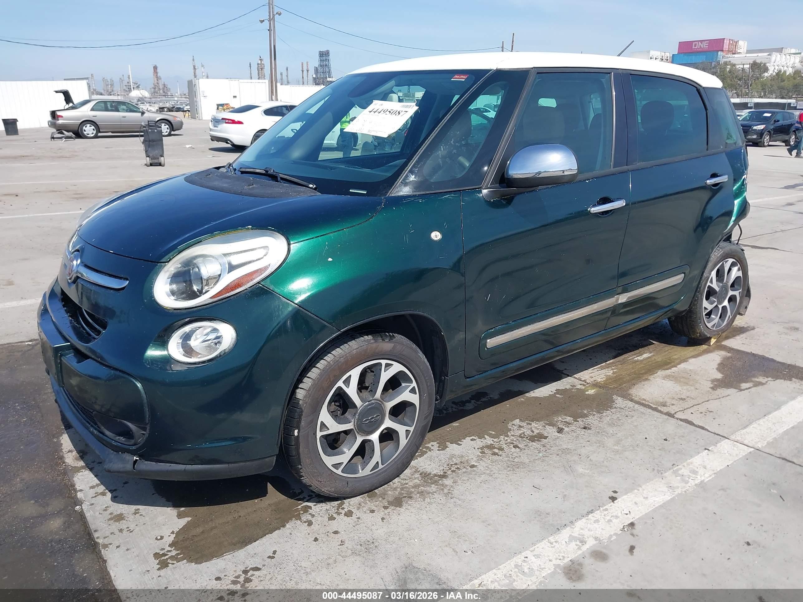 FIAT 500L image 2