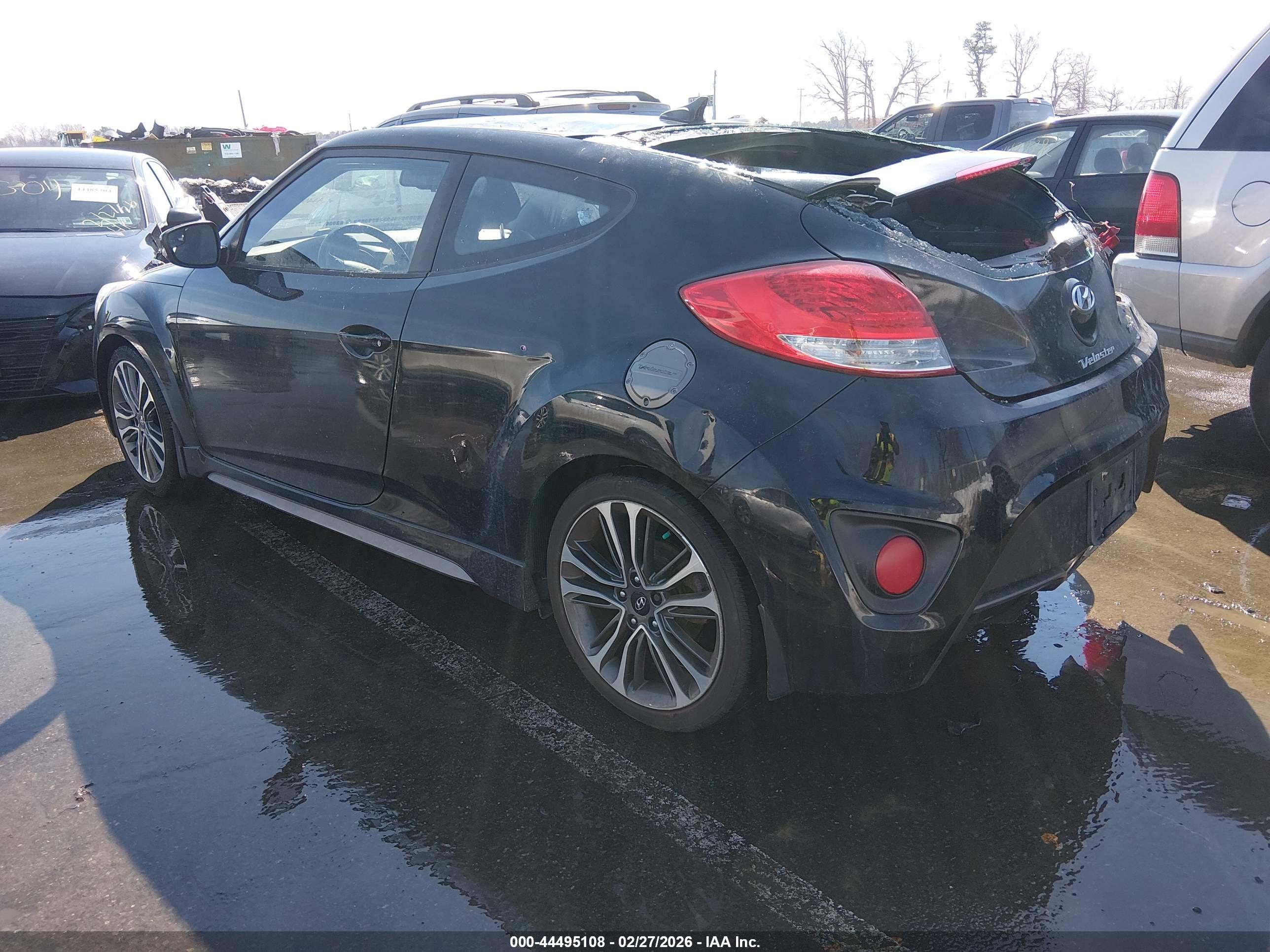 HYUNDAI VELOSTER image 3
