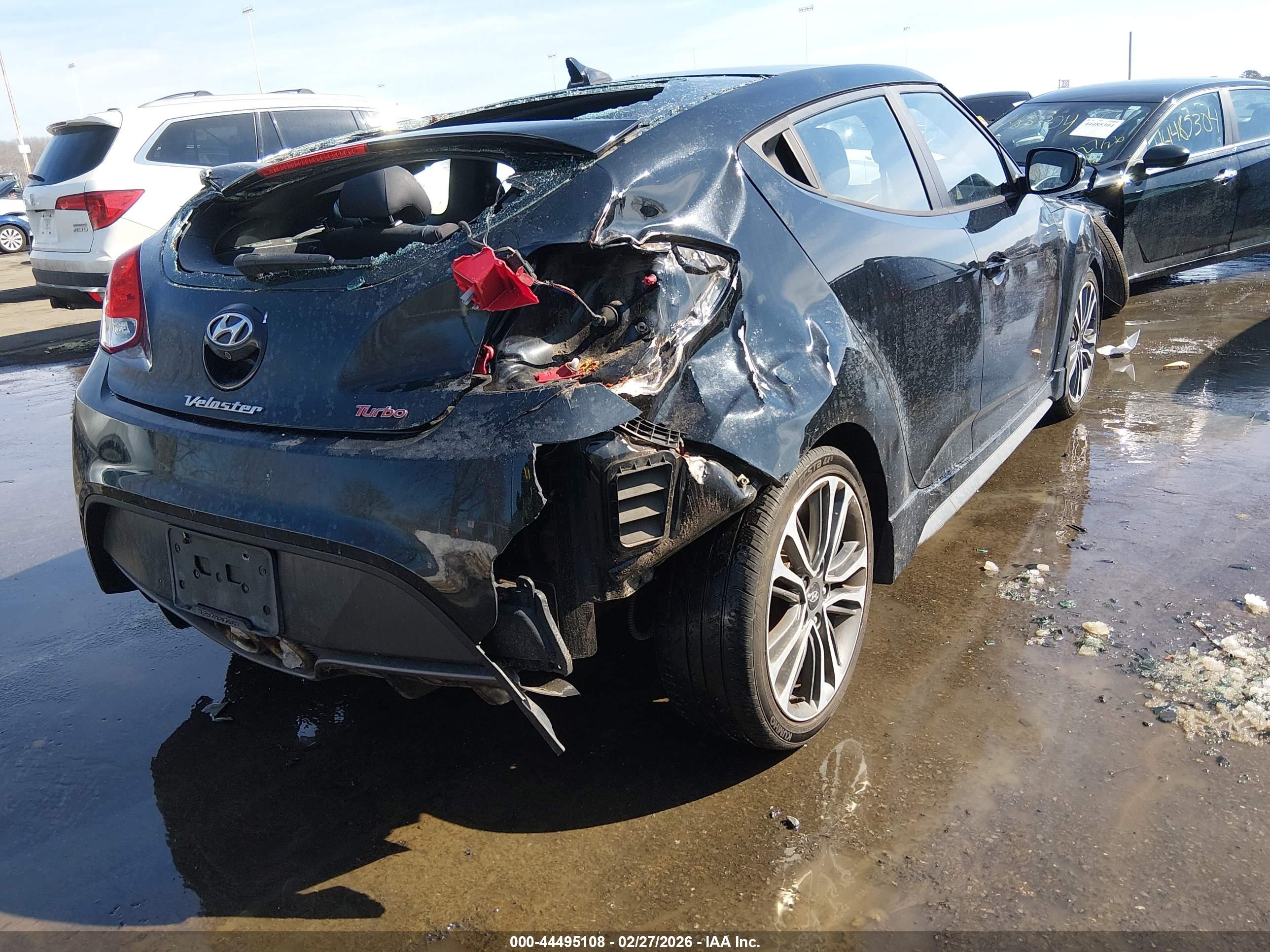 HYUNDAI VELOSTER image 4