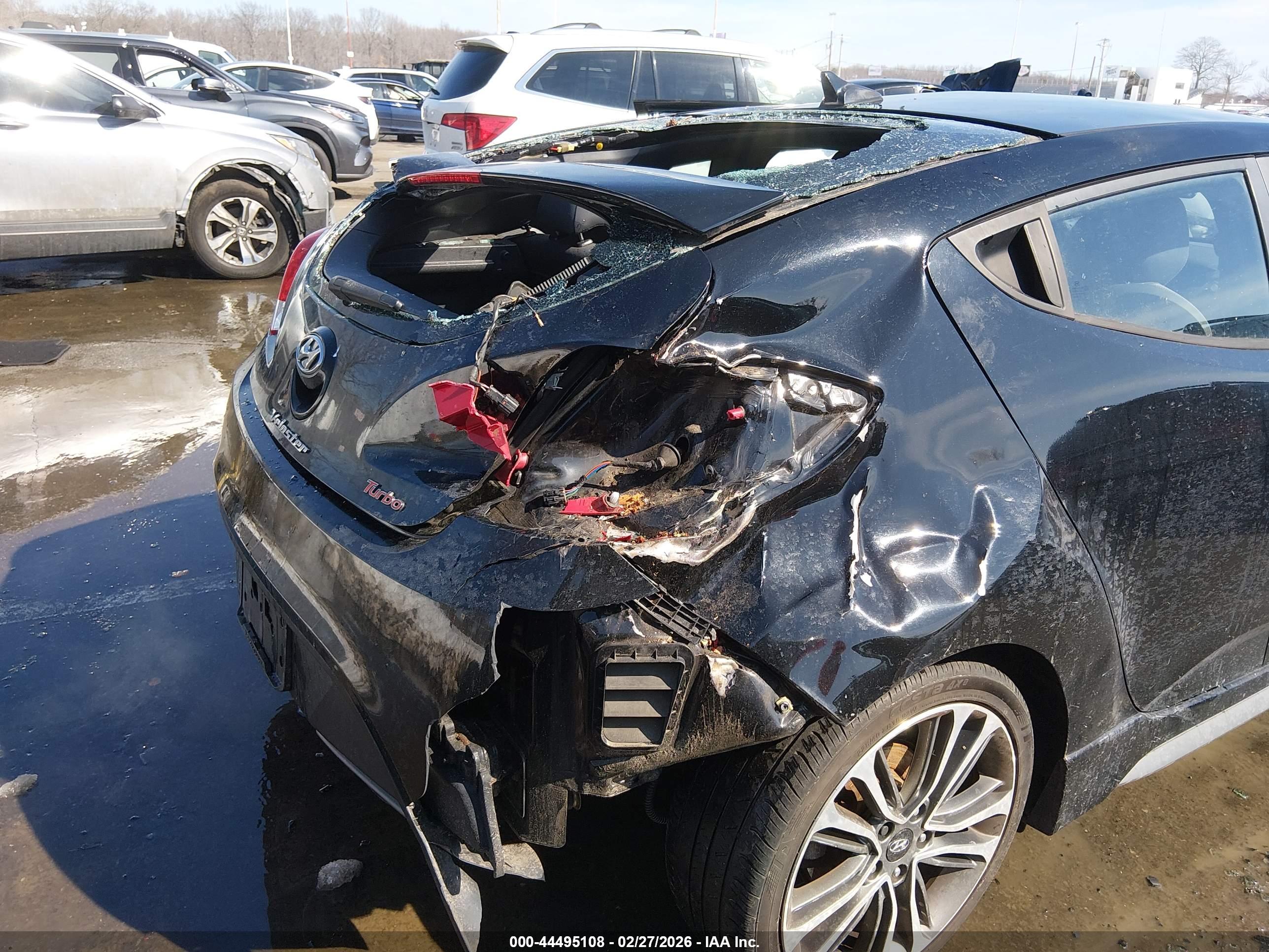 HYUNDAI VELOSTER image 6