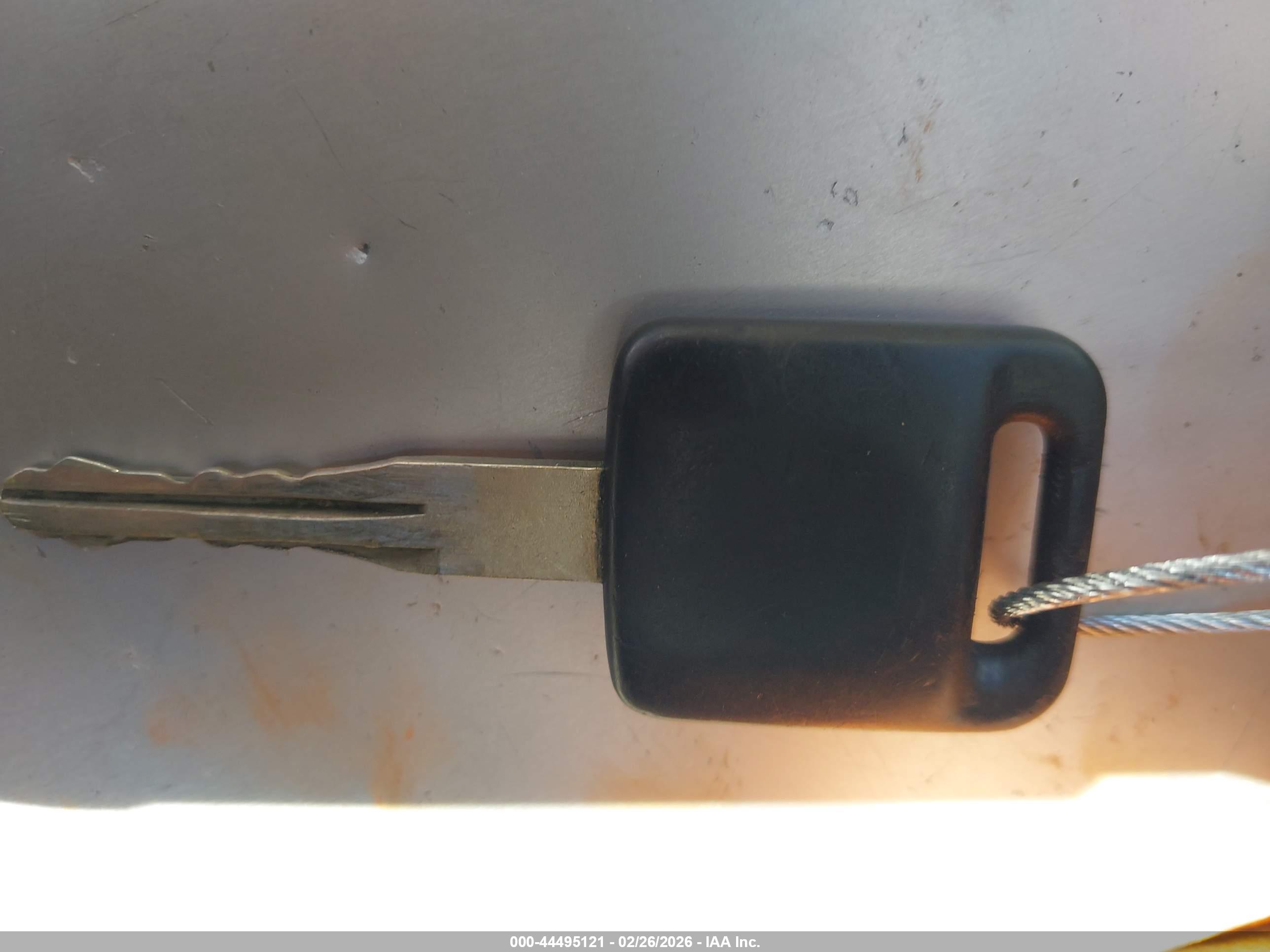 NISSAN VERSA image 11