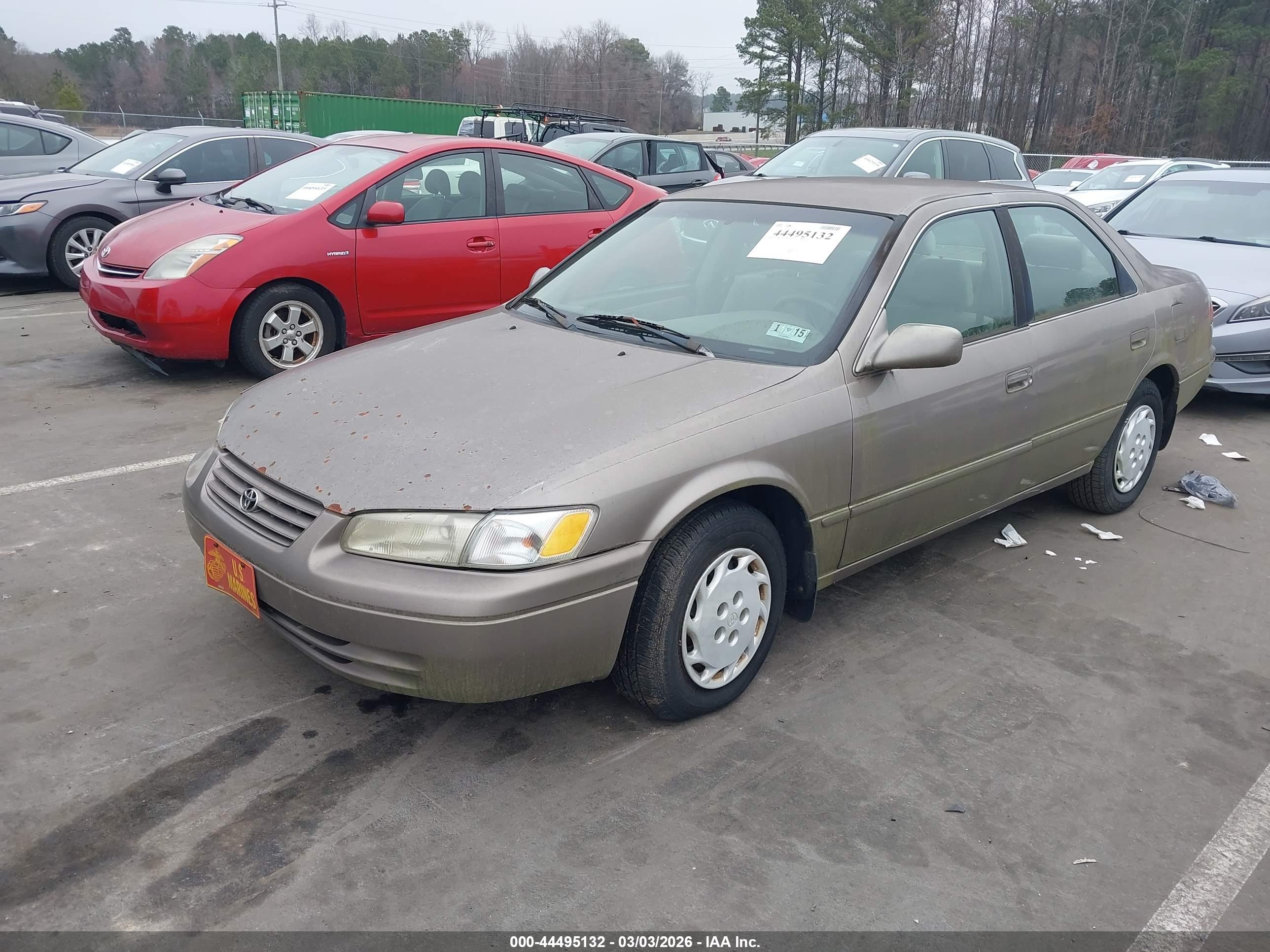 TOYOTA CAMRY image 2