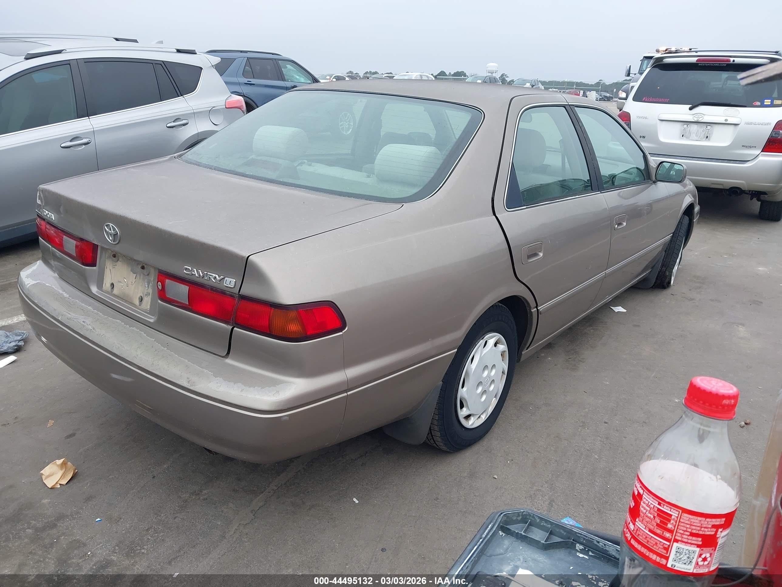 TOYOTA CAMRY image 4