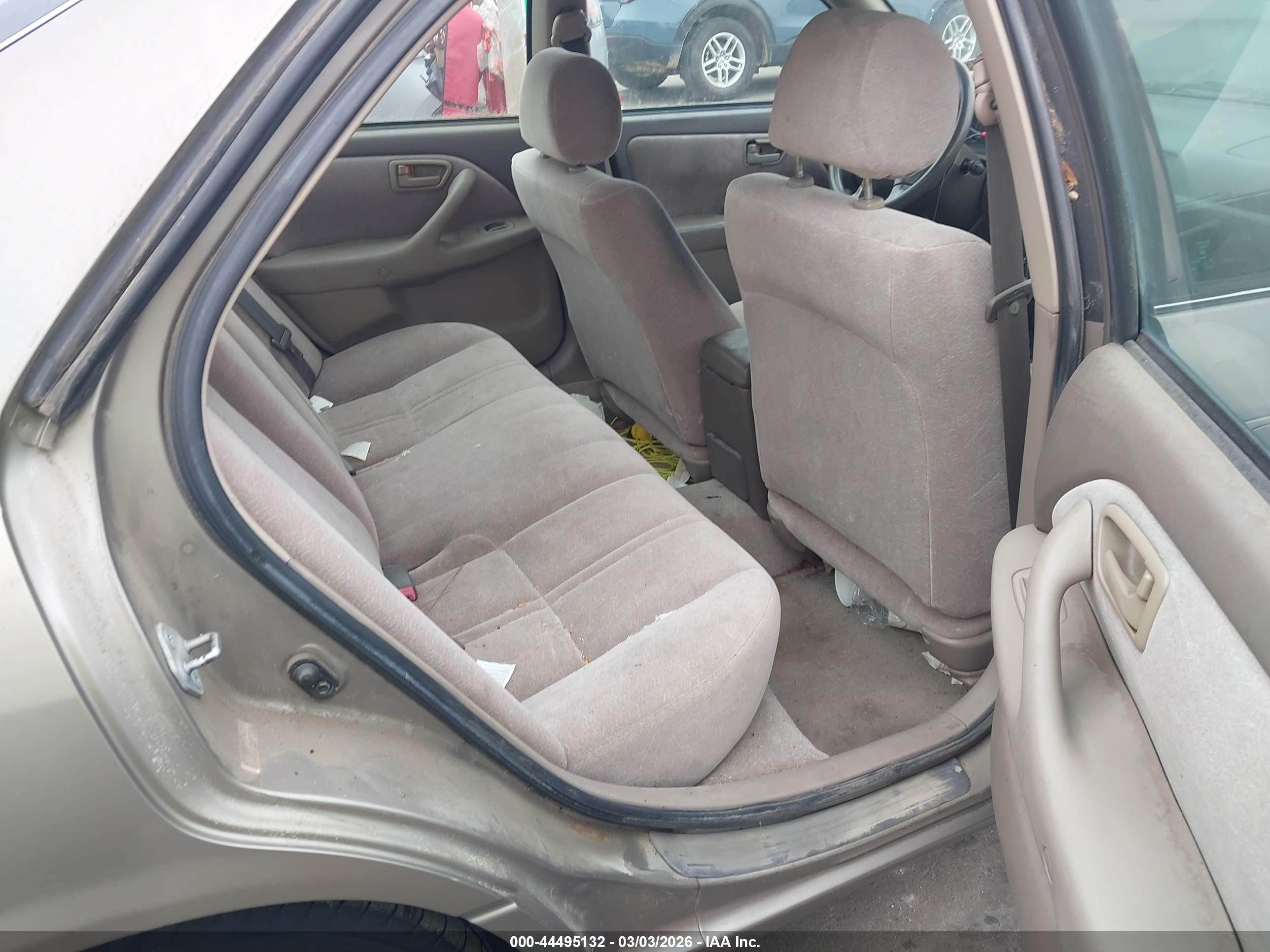 TOYOTA CAMRY image 8