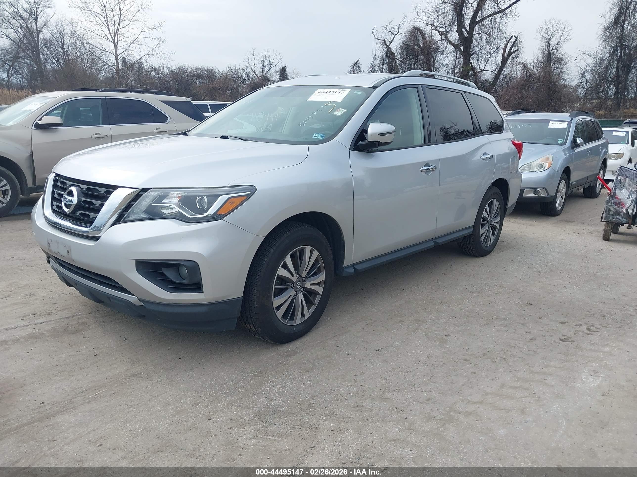 NISSAN PATHFINDER image 2