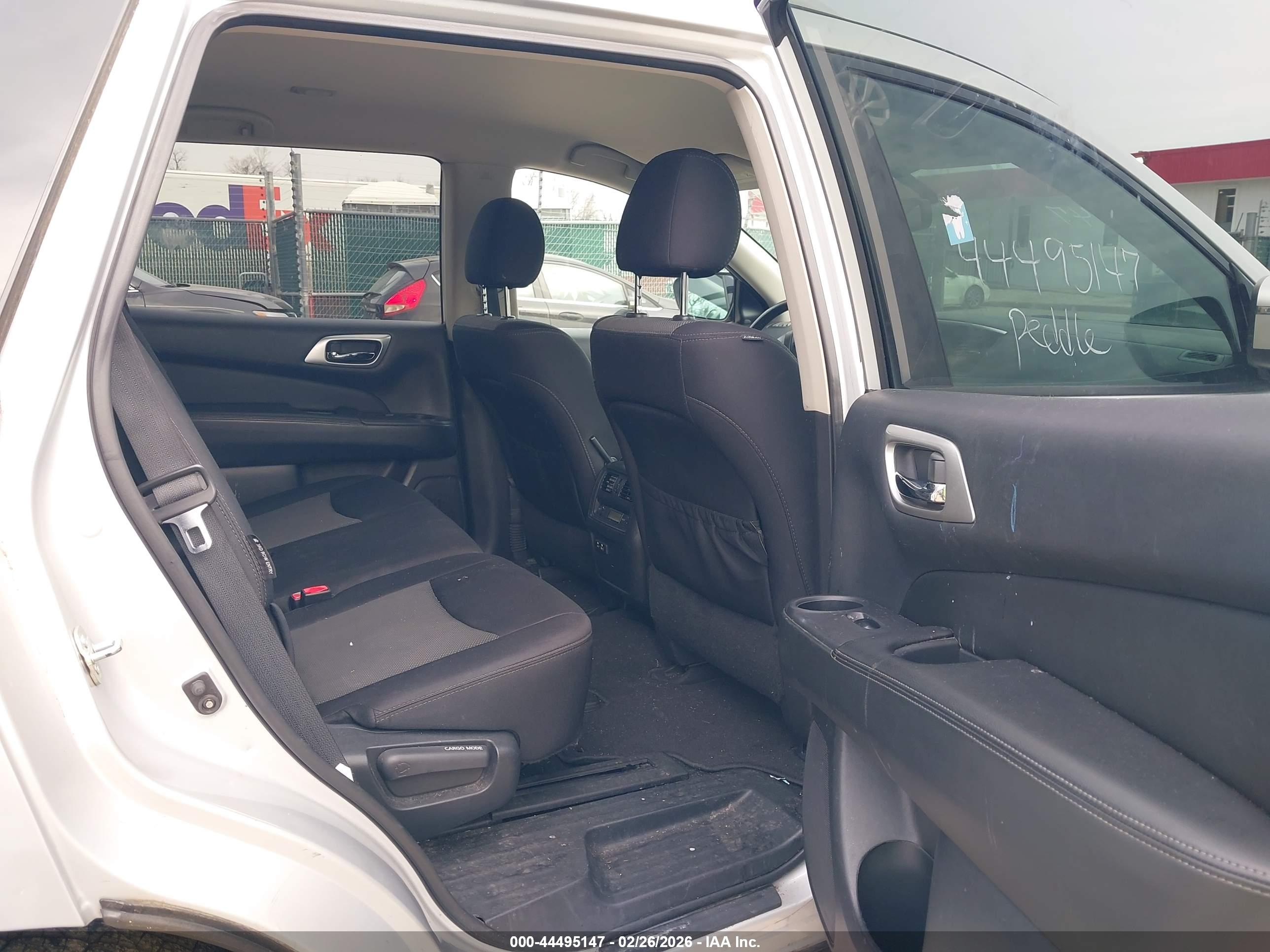 NISSAN PATHFINDER image 8