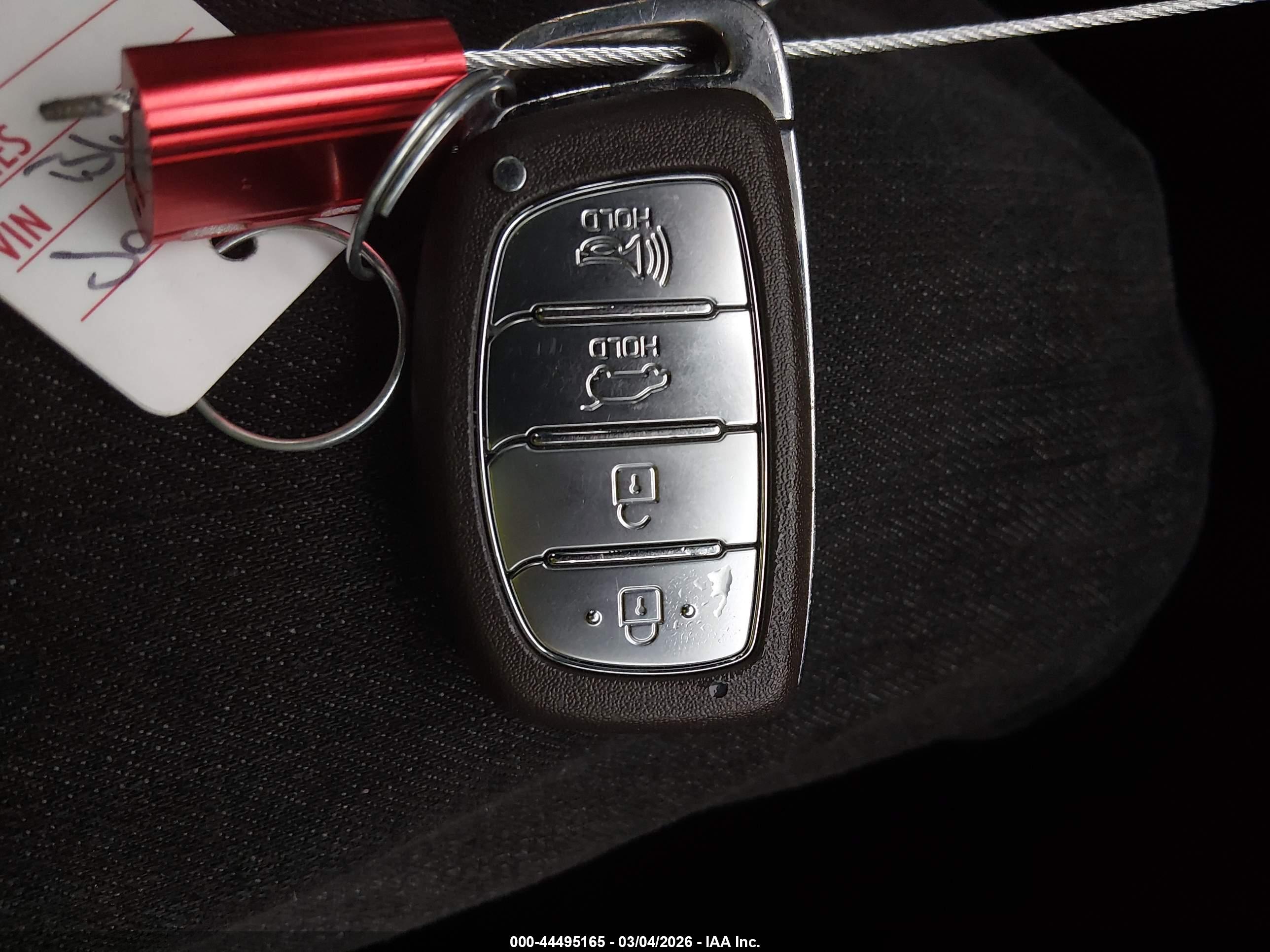 HYUNDAI TUCSON image 11