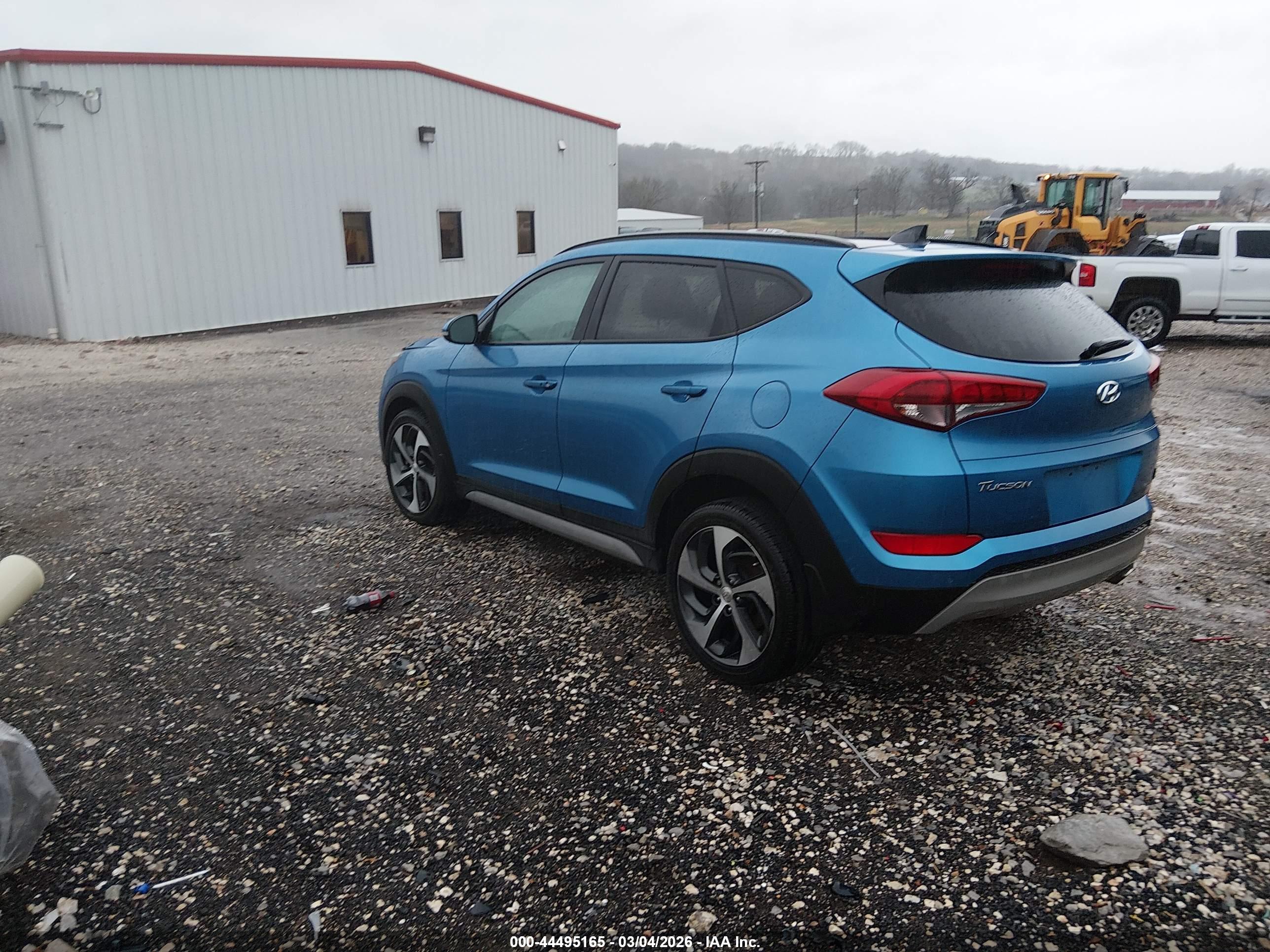 HYUNDAI TUCSON image 3