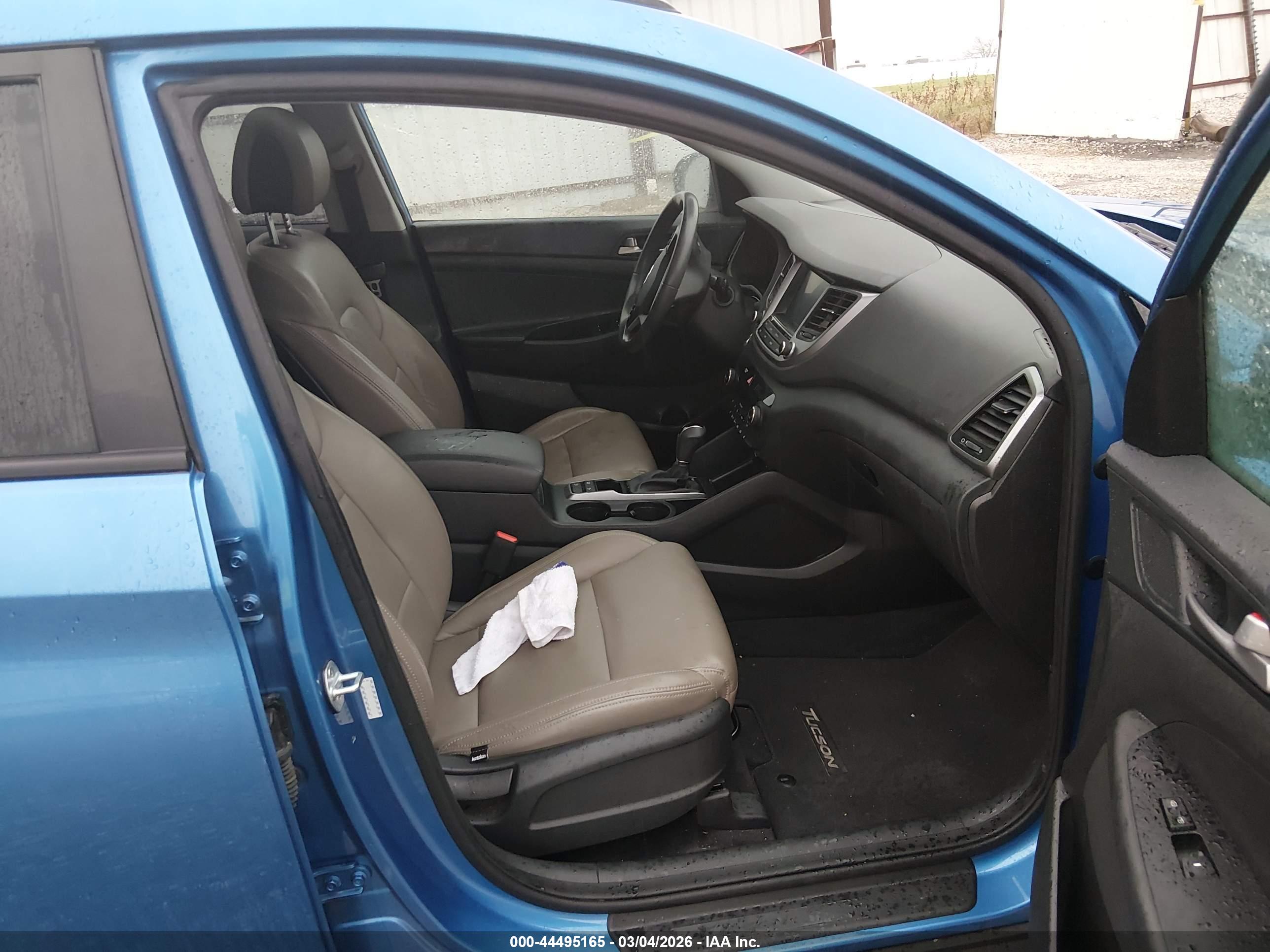 HYUNDAI TUCSON image 5