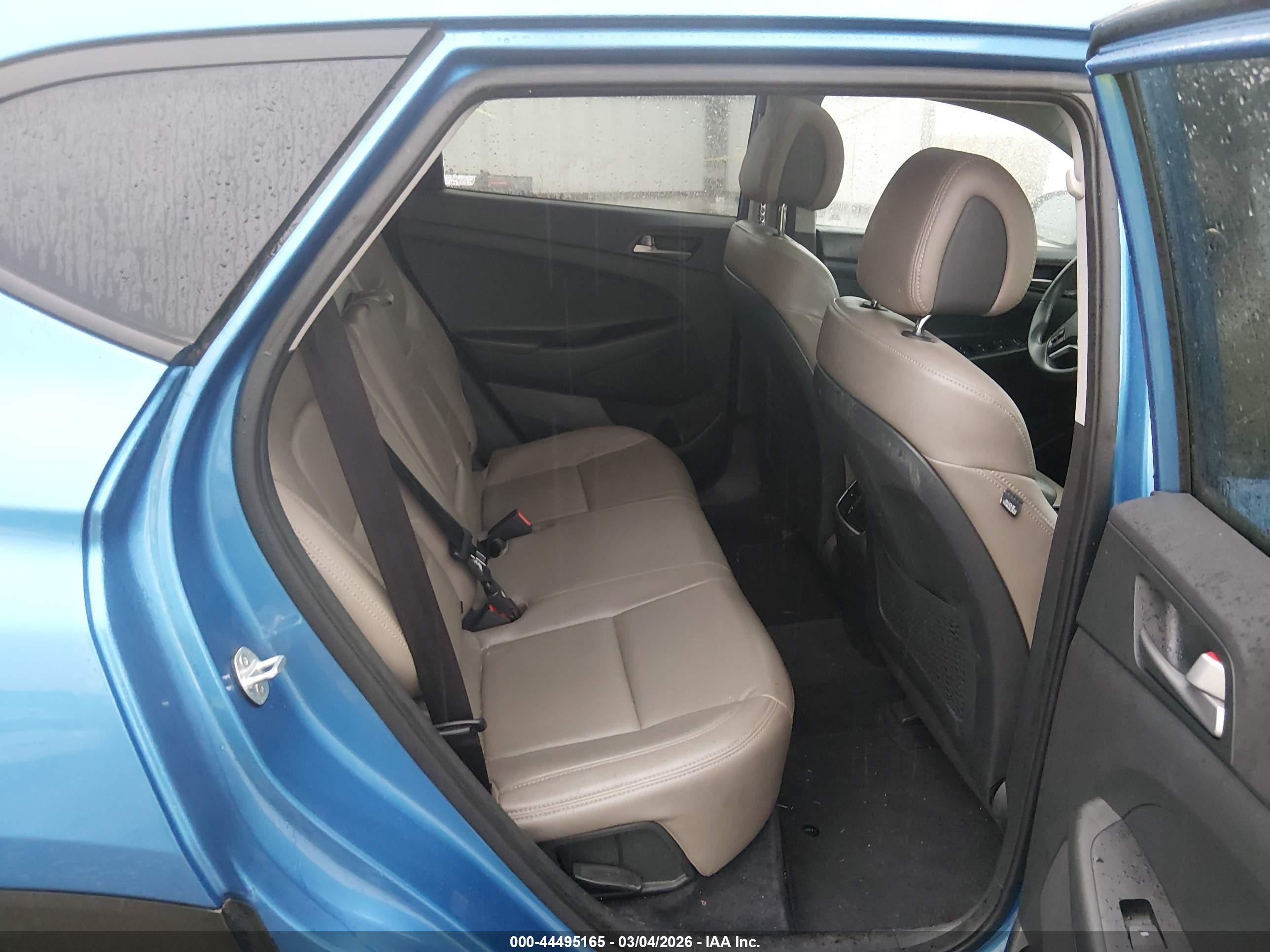 HYUNDAI TUCSON image 8