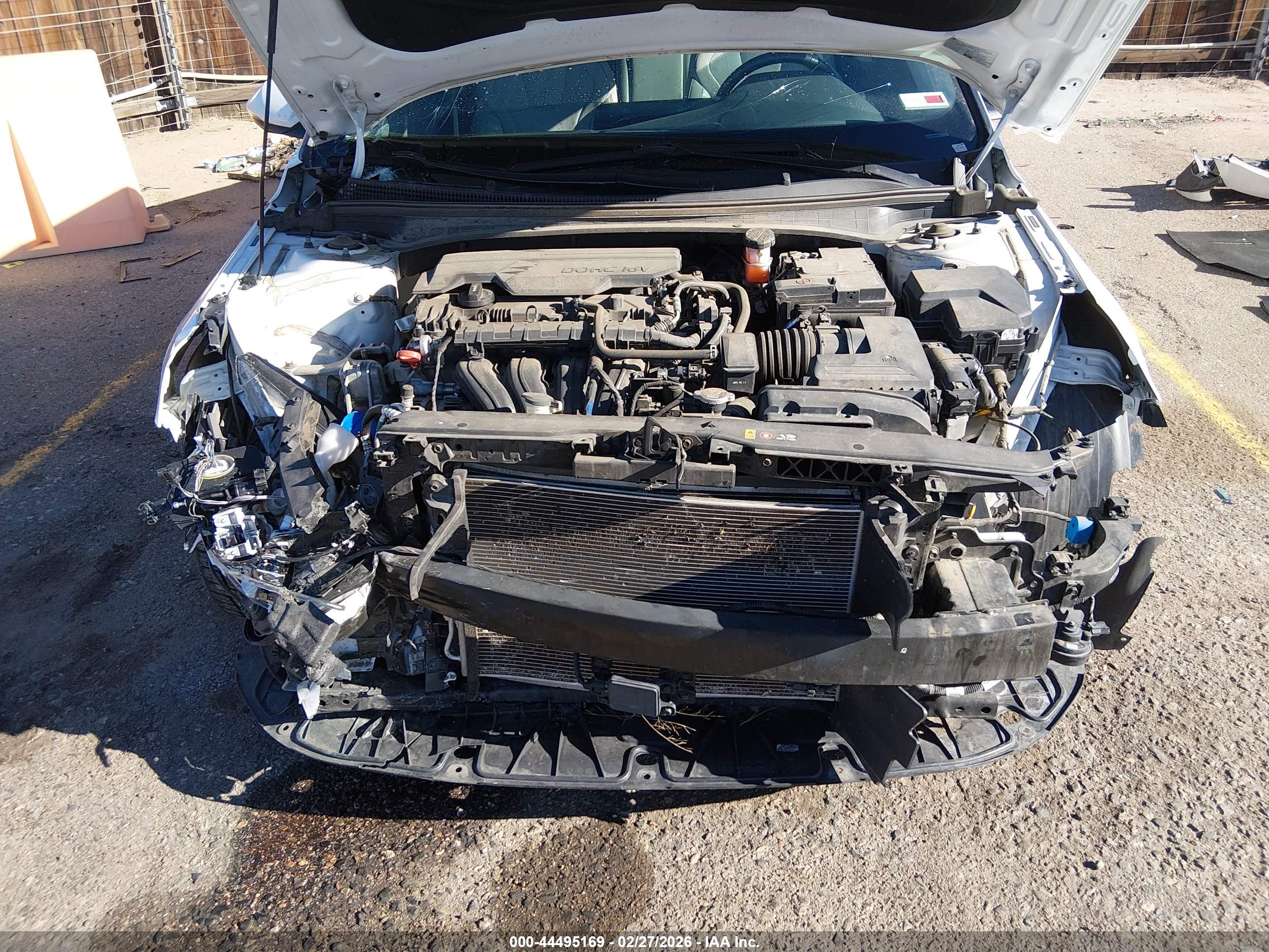 HYUNDAI ELANTRA image 10