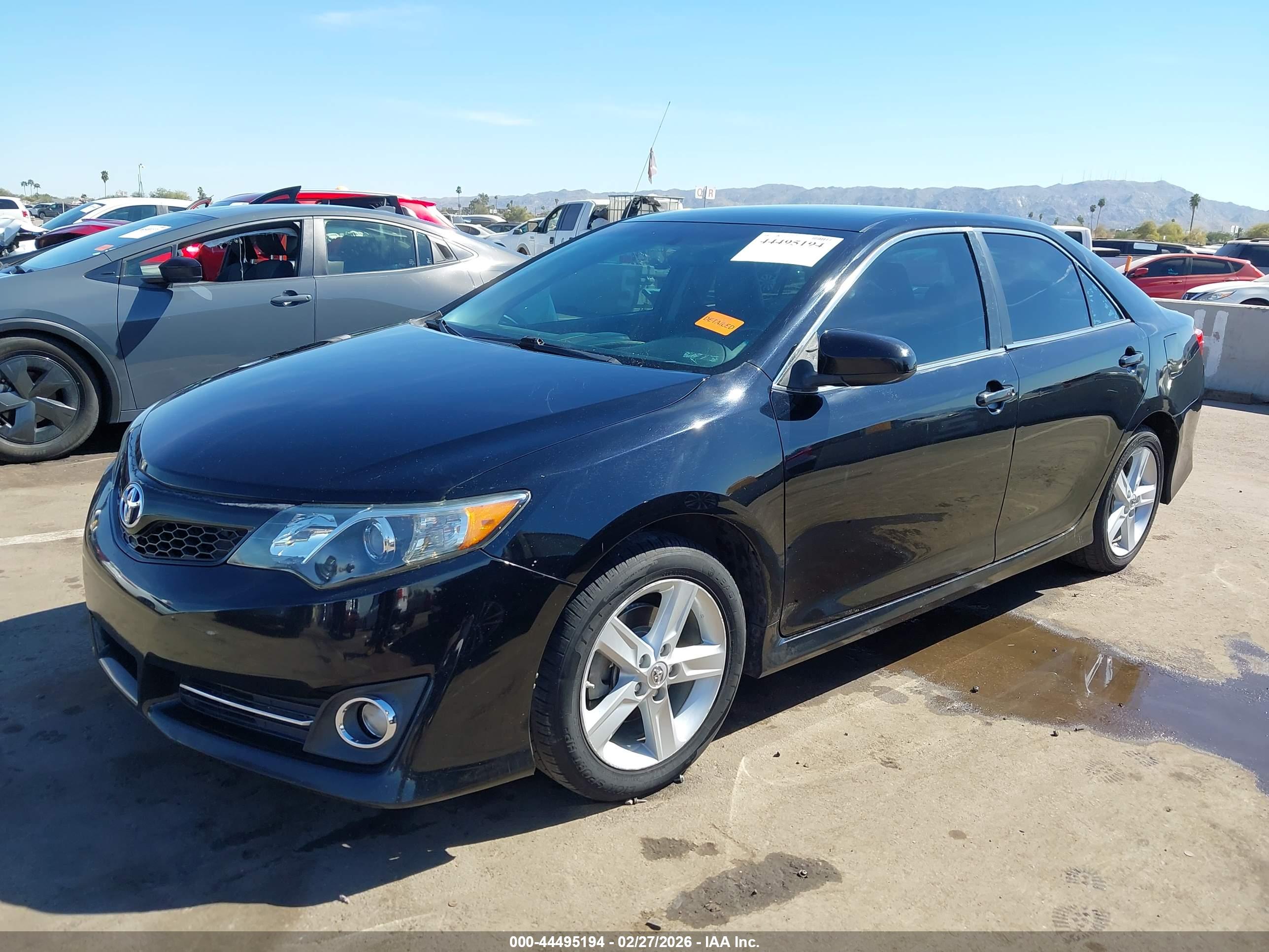 TOYOTA CAMRY image 2