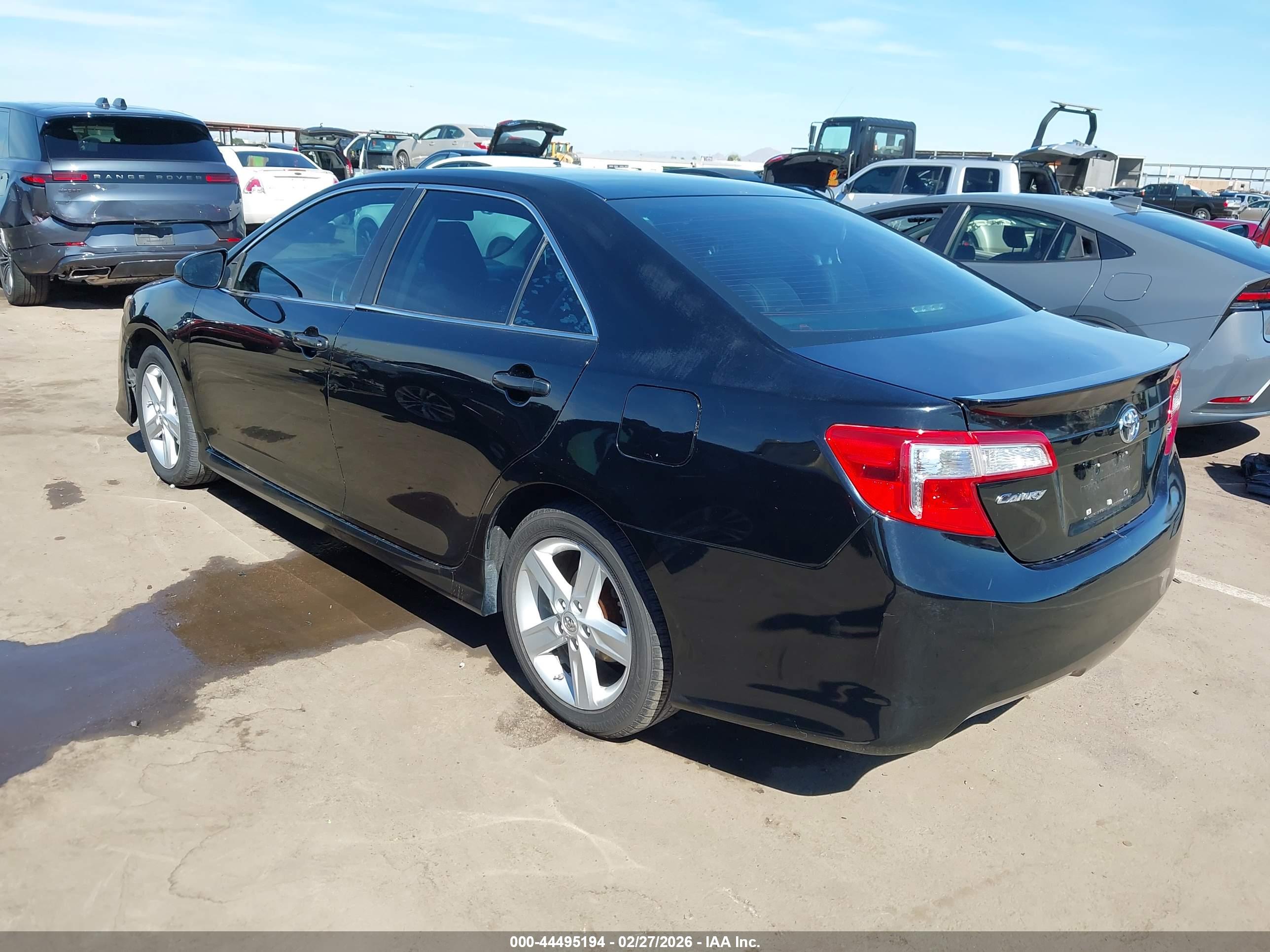 TOYOTA CAMRY image 3
