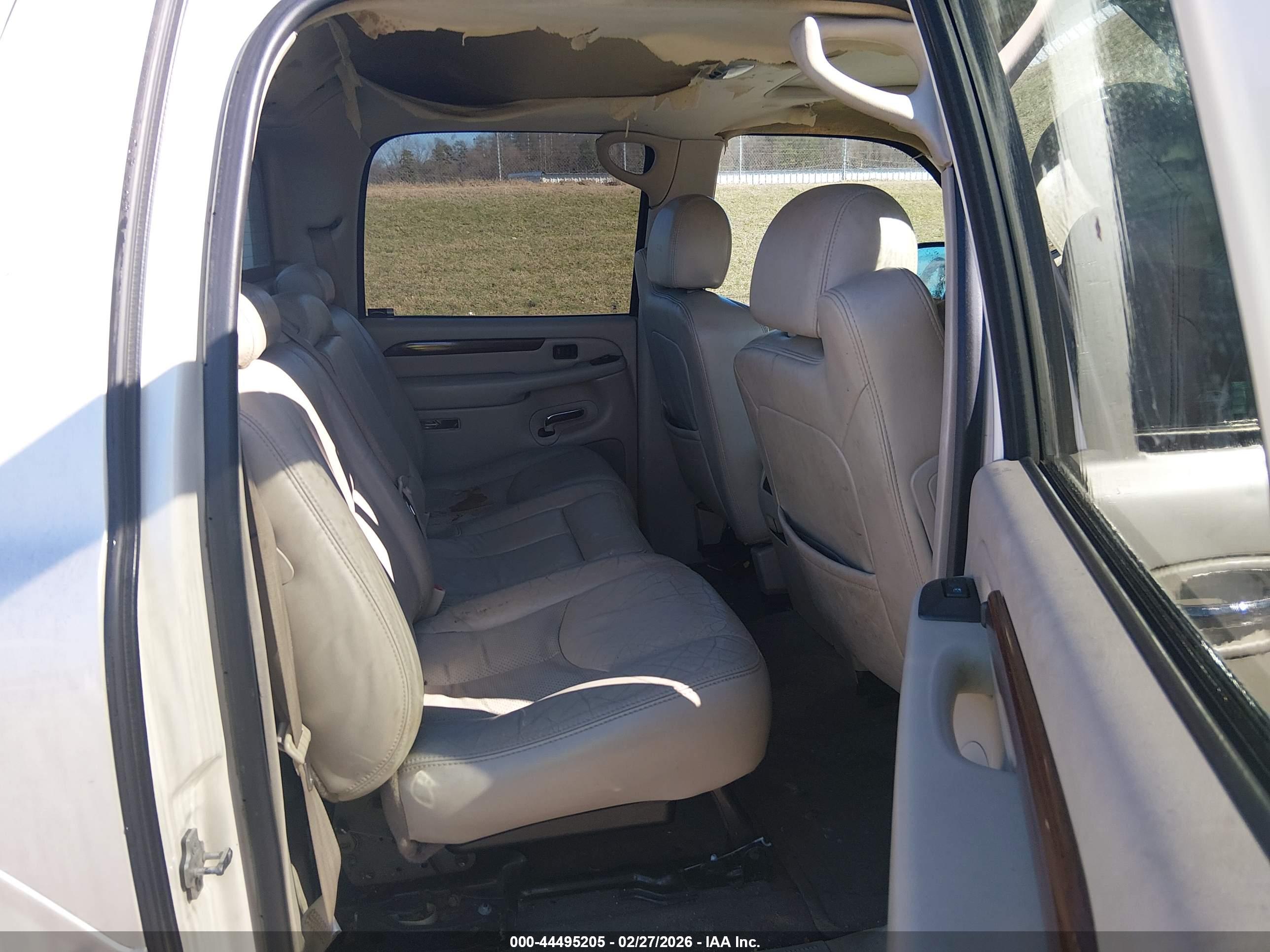 CADILLAC ESCALADE image 8