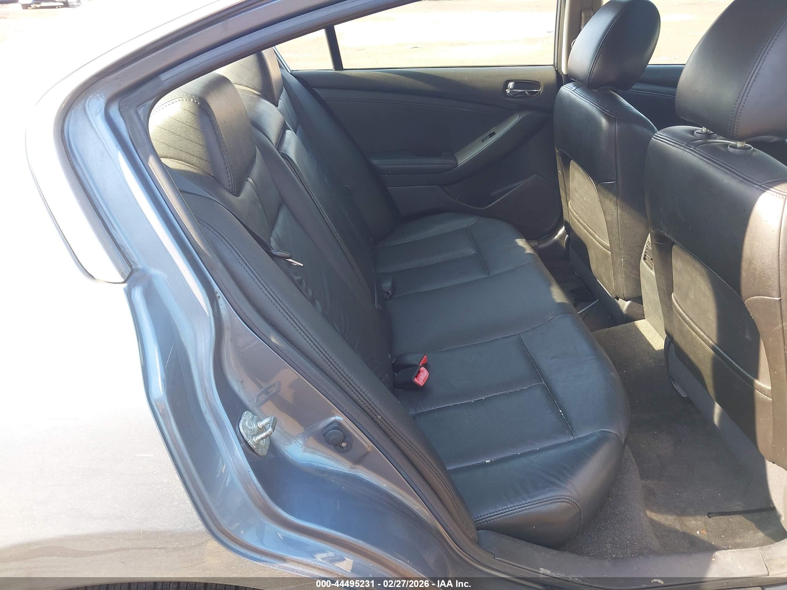 NISSAN ALTIMA image 8