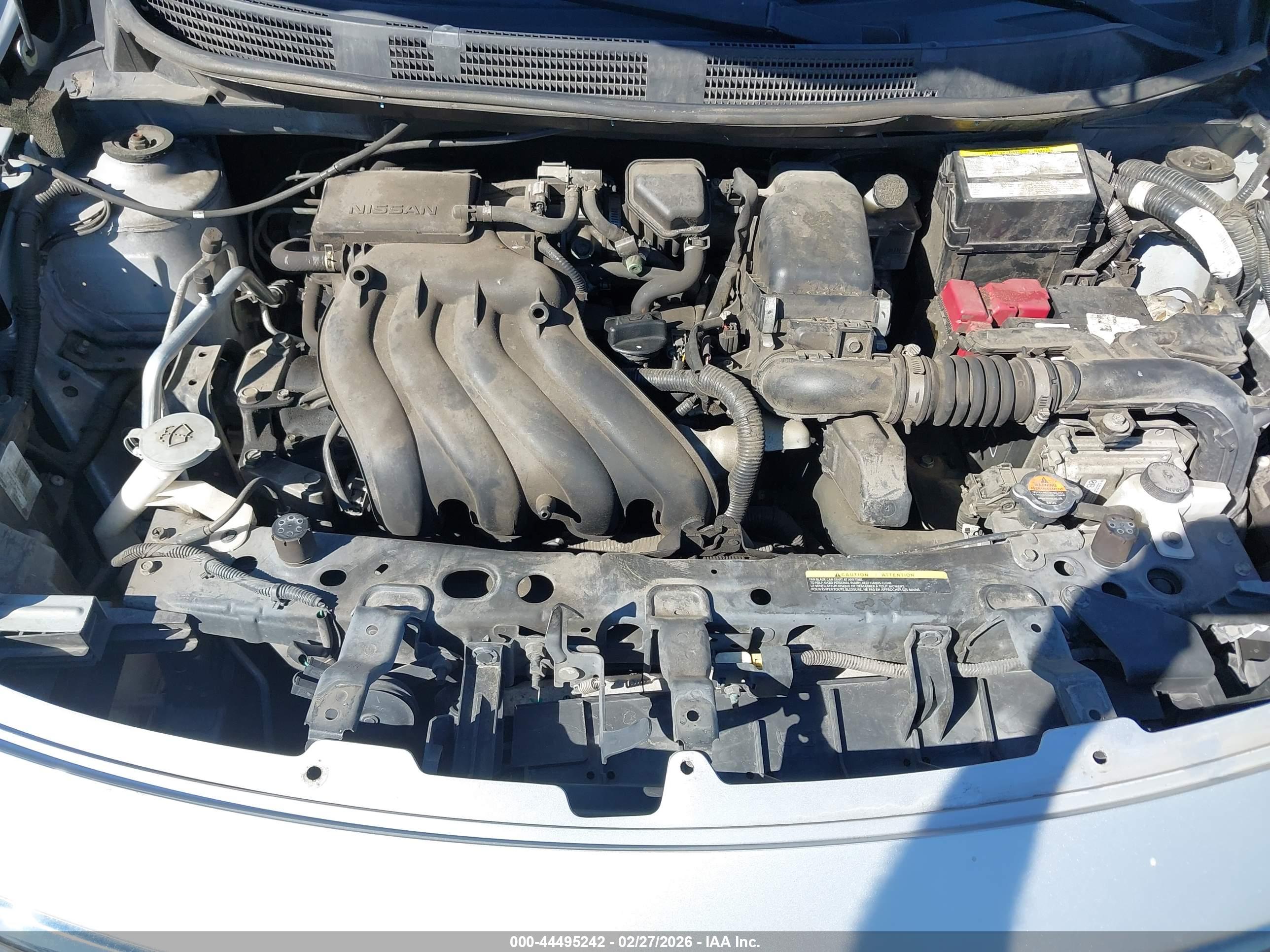 NISSAN VERSA image 10