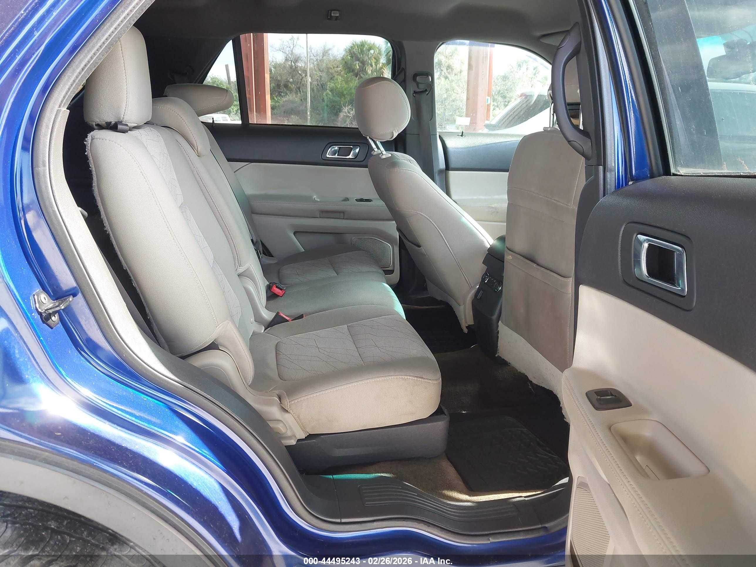 FORD EXPLORER image 8