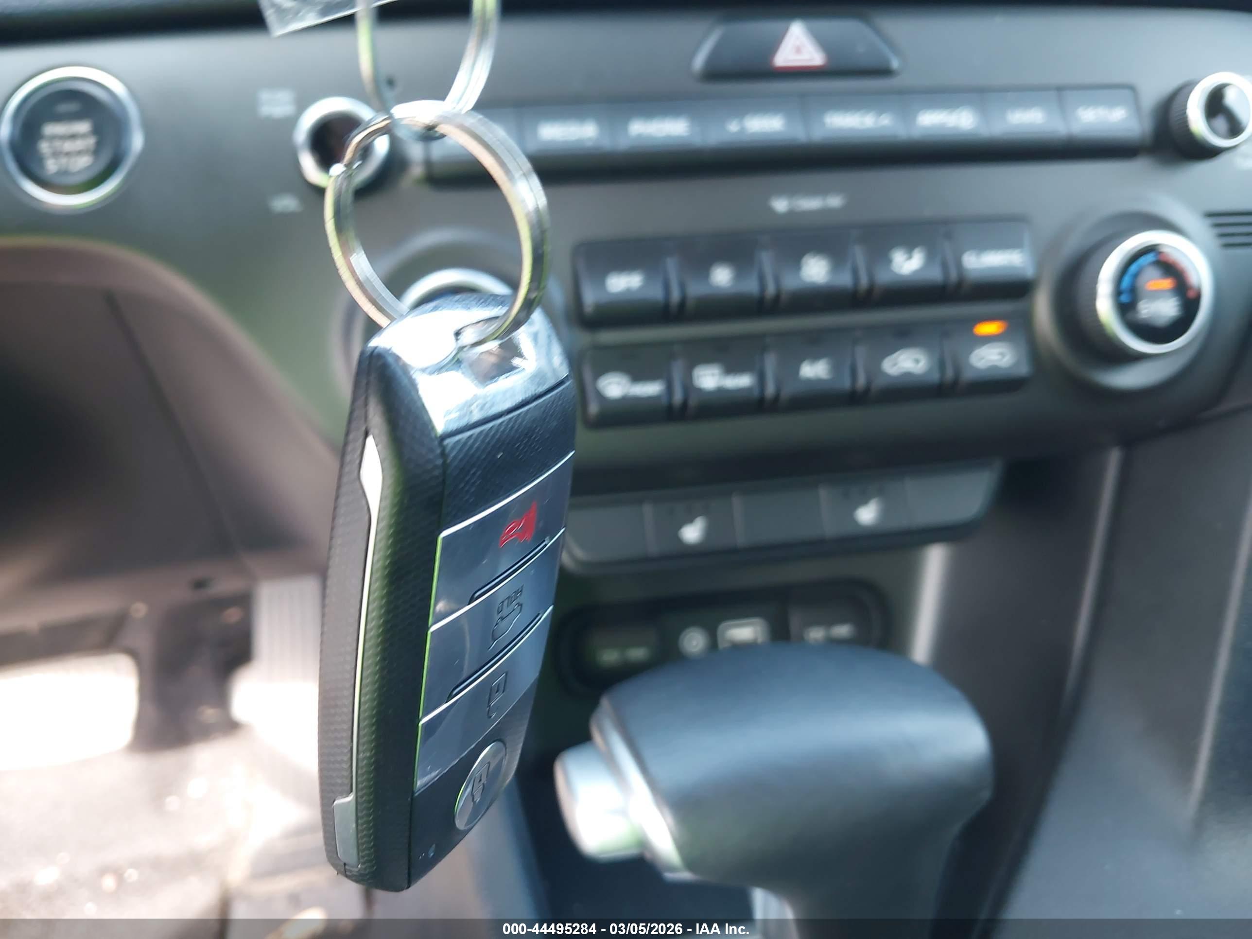KIA SPORTAGE image 11