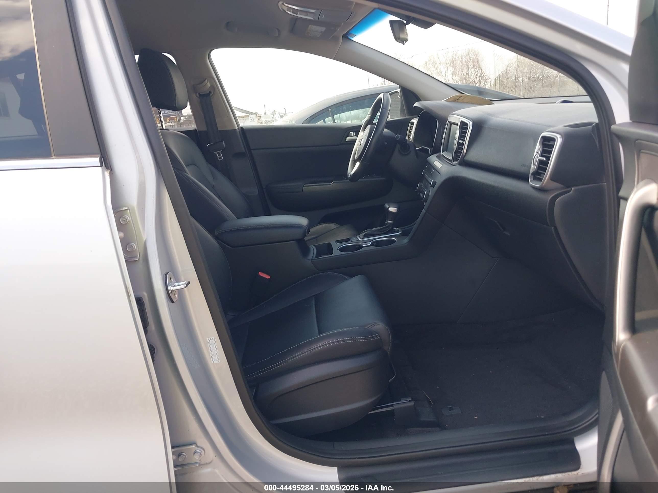 KIA SPORTAGE image 5