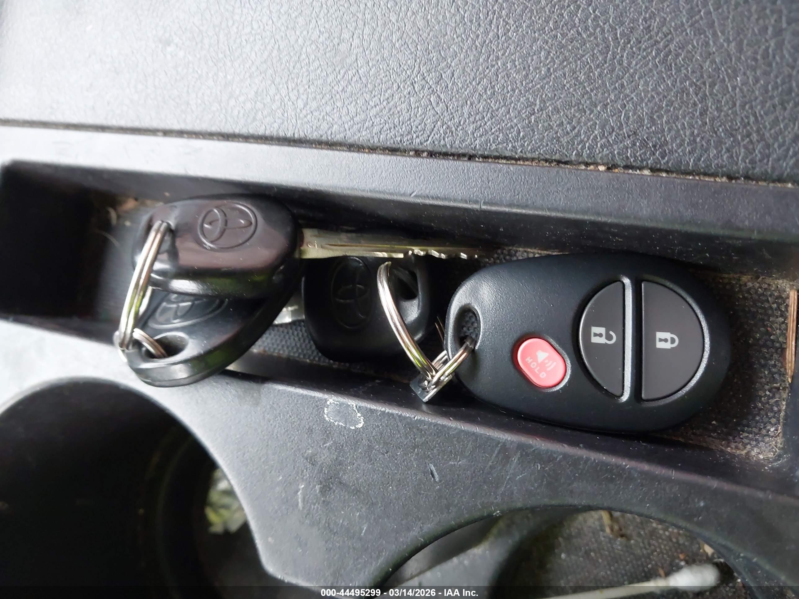 TOYOTA TUNDRA image 11