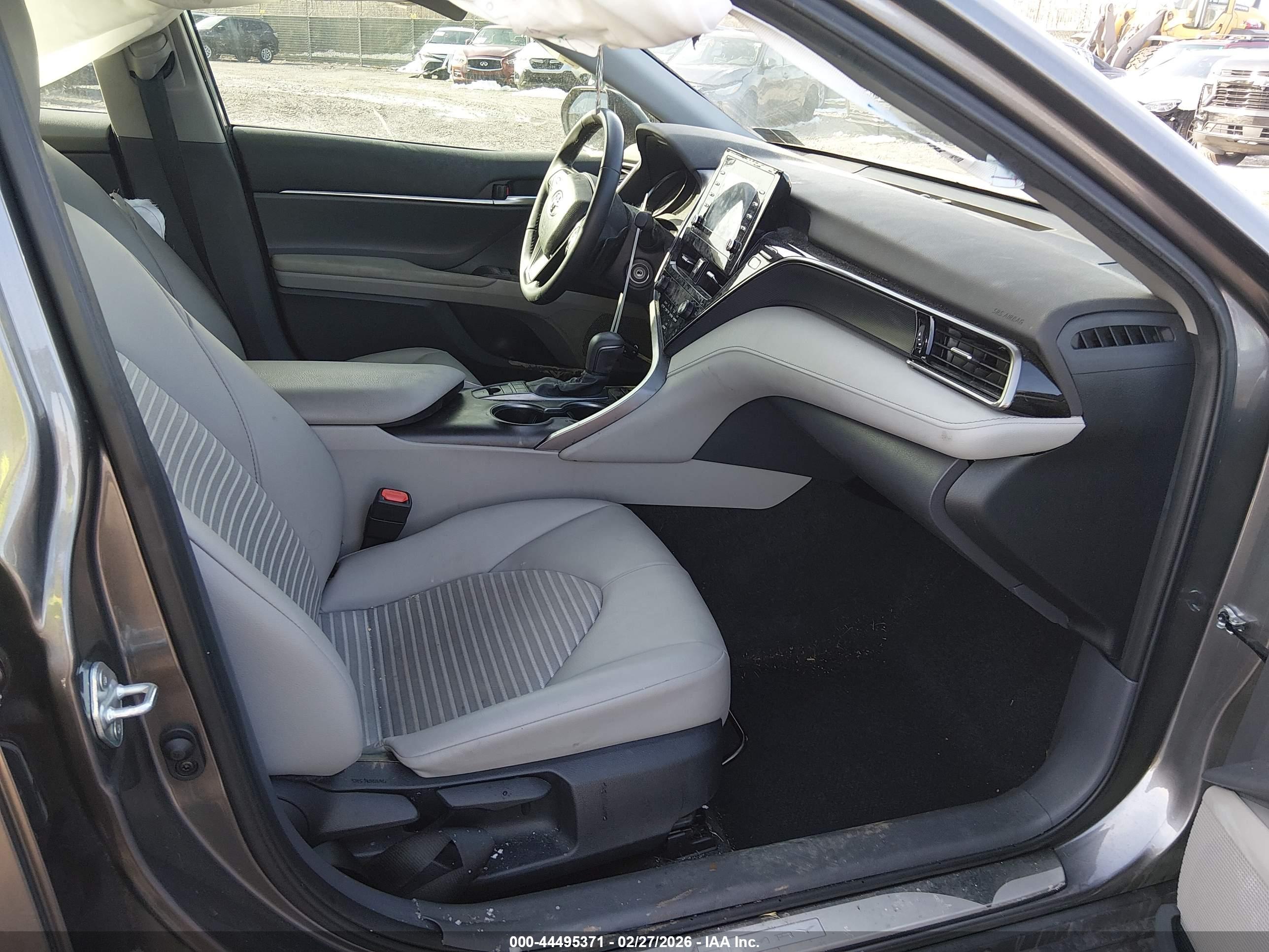 TOYOTA CAMRY image 5