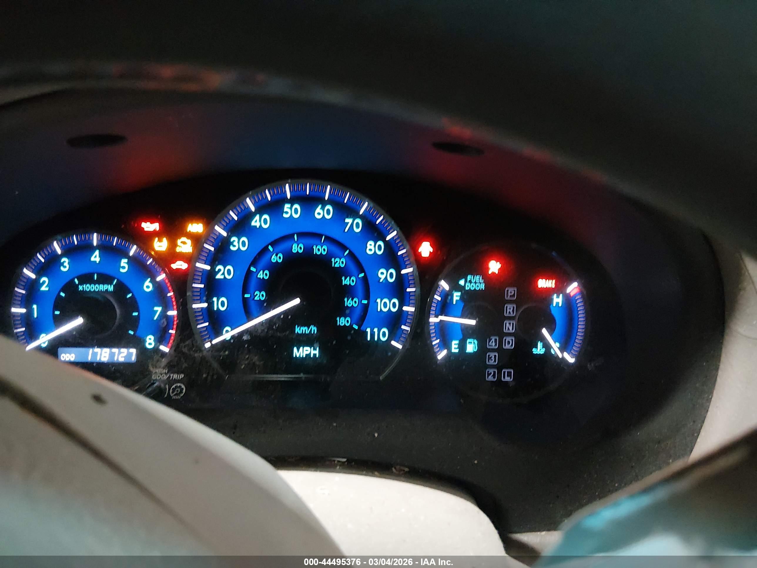 TOYOTA SIENNA image 7