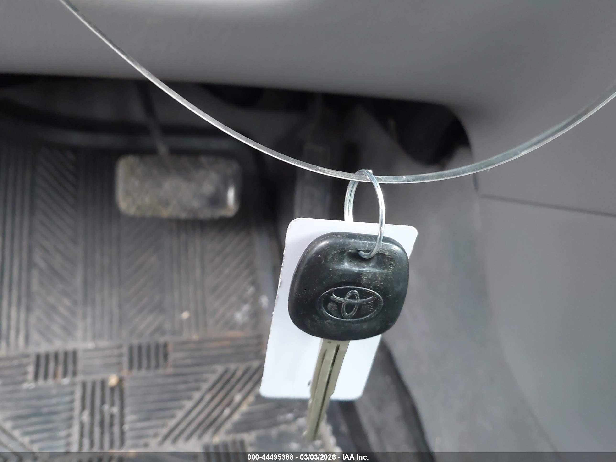 TOYOTA COROLLA image 11