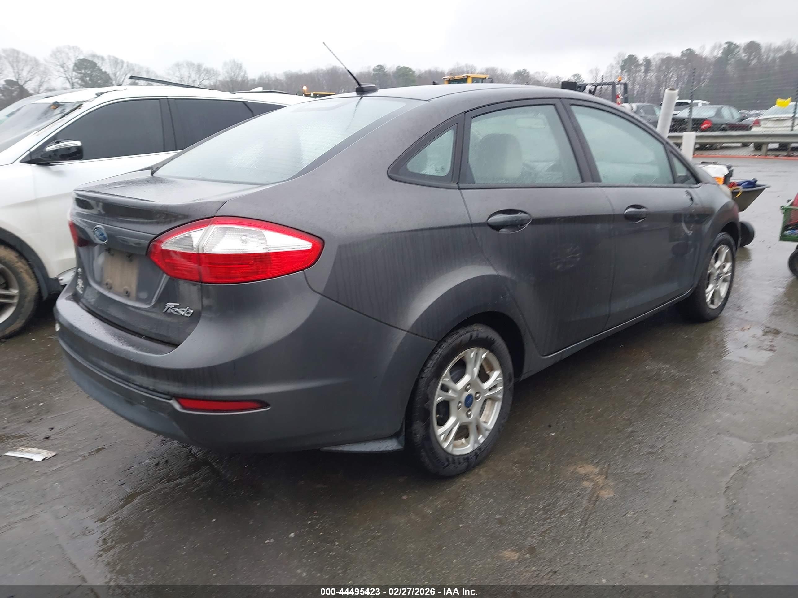 FORD FIESTA image 4