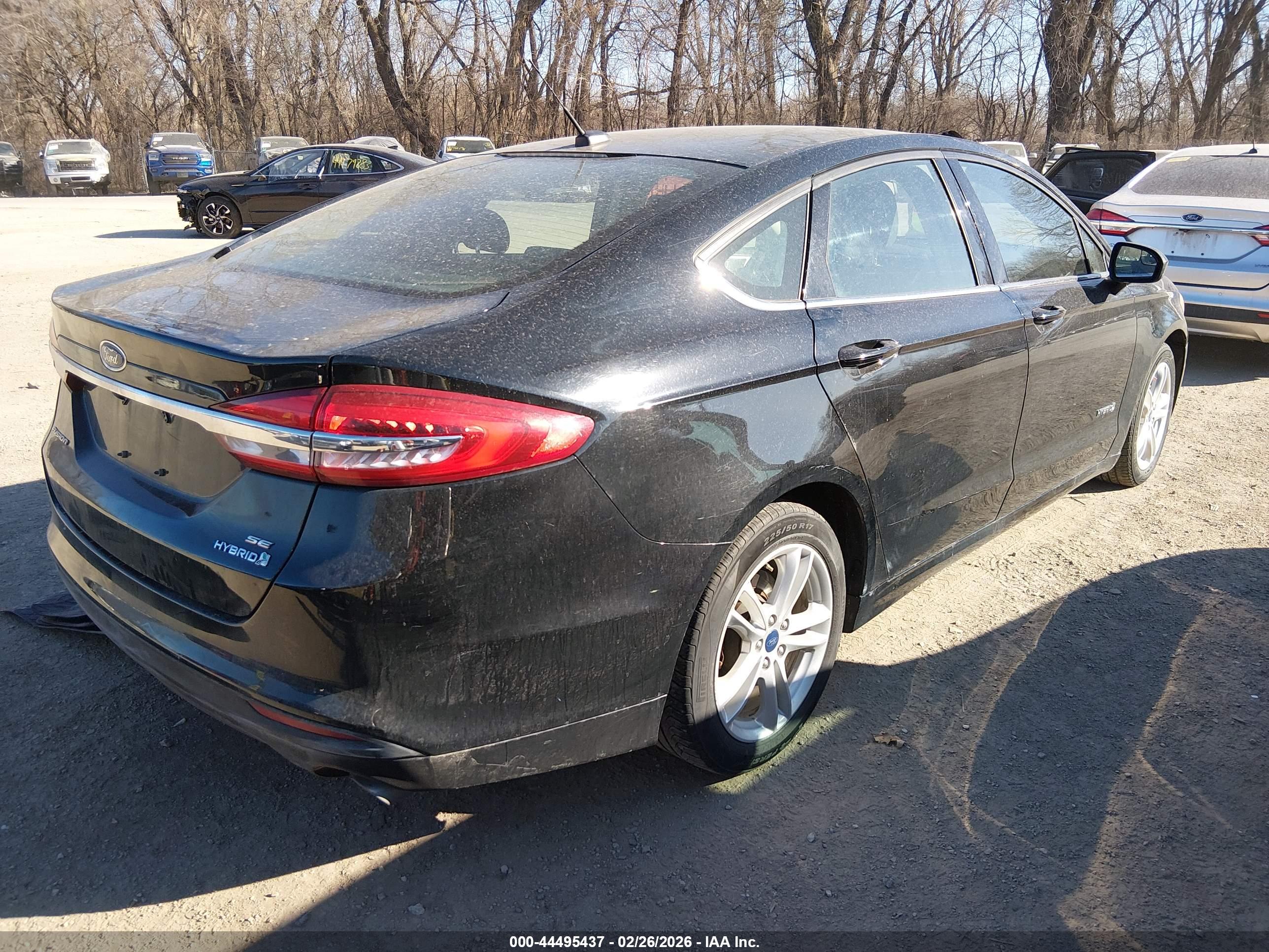 FORD FUSION image 4