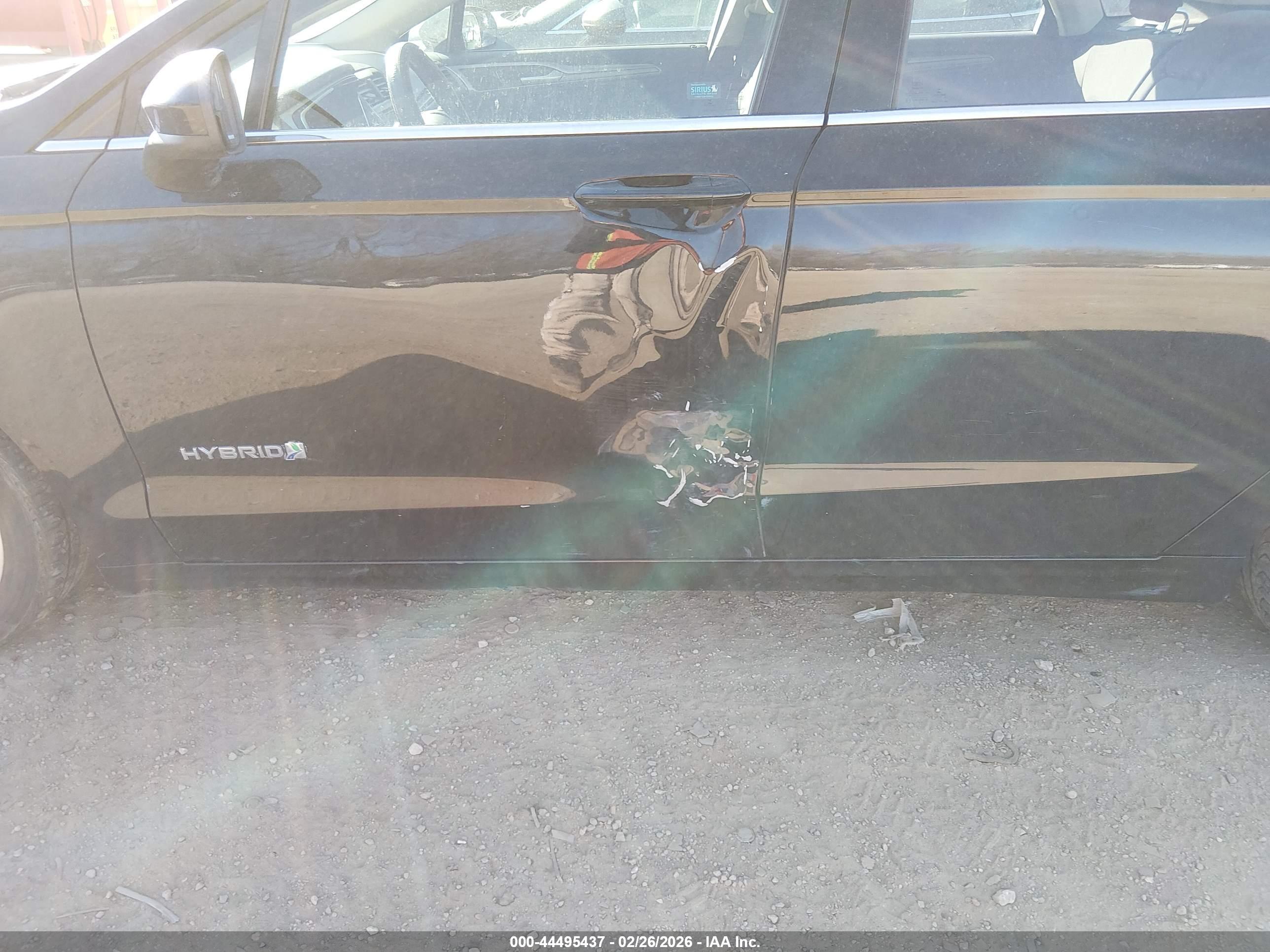 FORD FUSION image 6