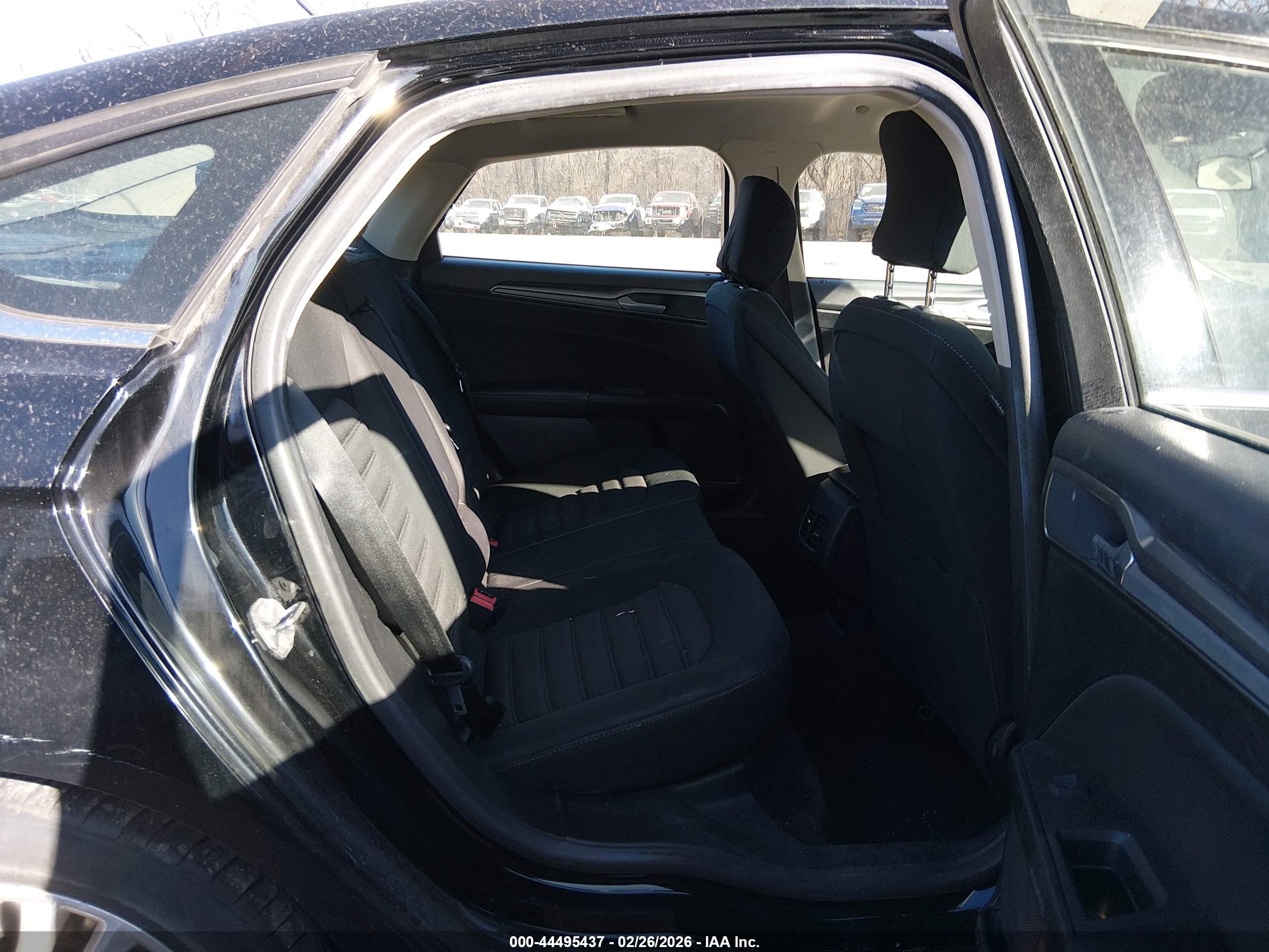FORD FUSION image 8