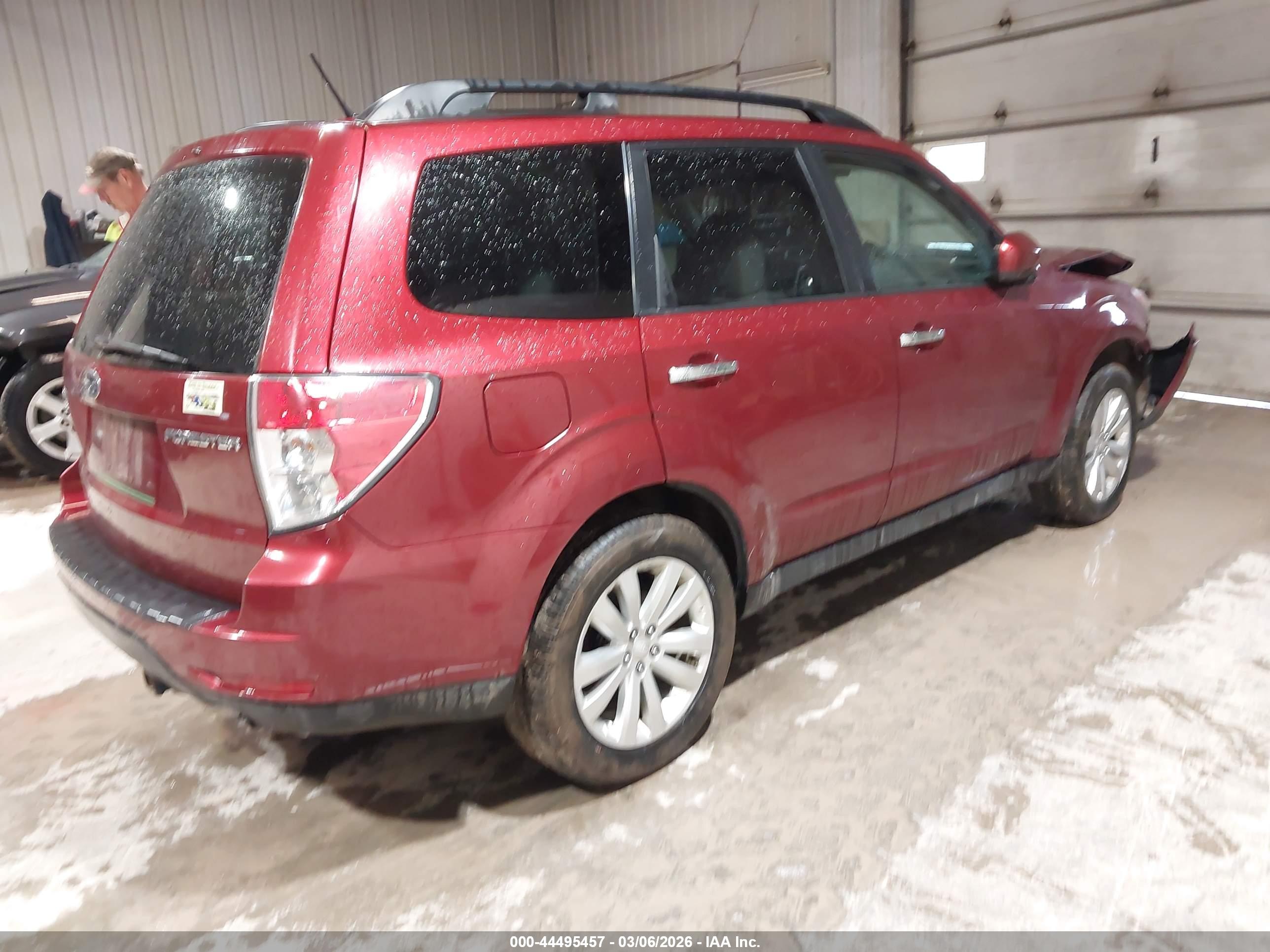 SUBARU FORESTER image 4