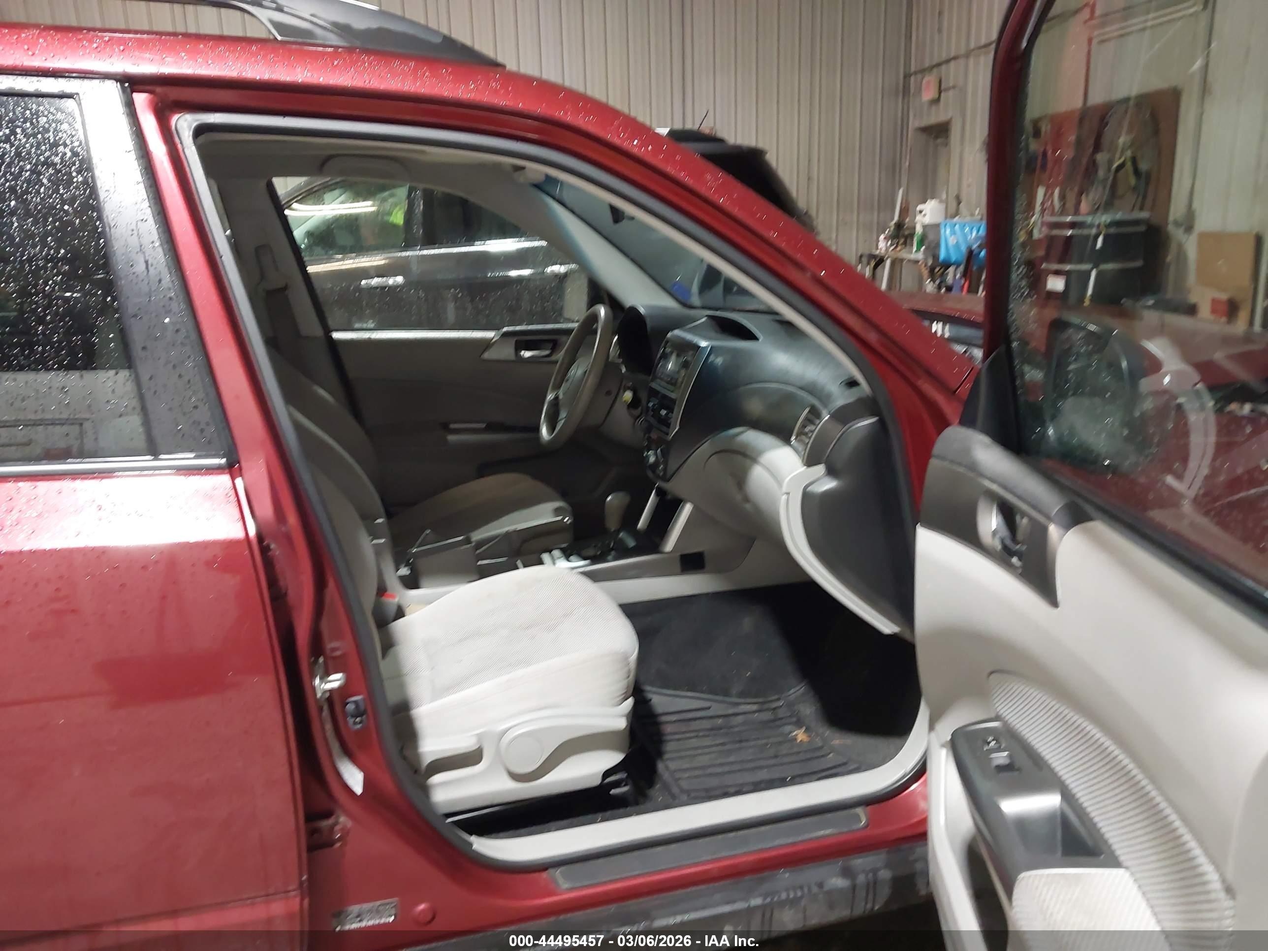SUBARU FORESTER image 5