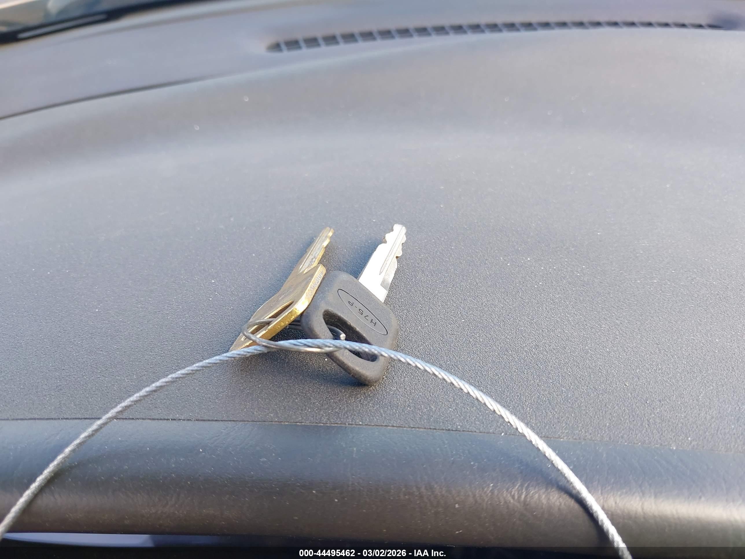 FORD TAURUS image 11