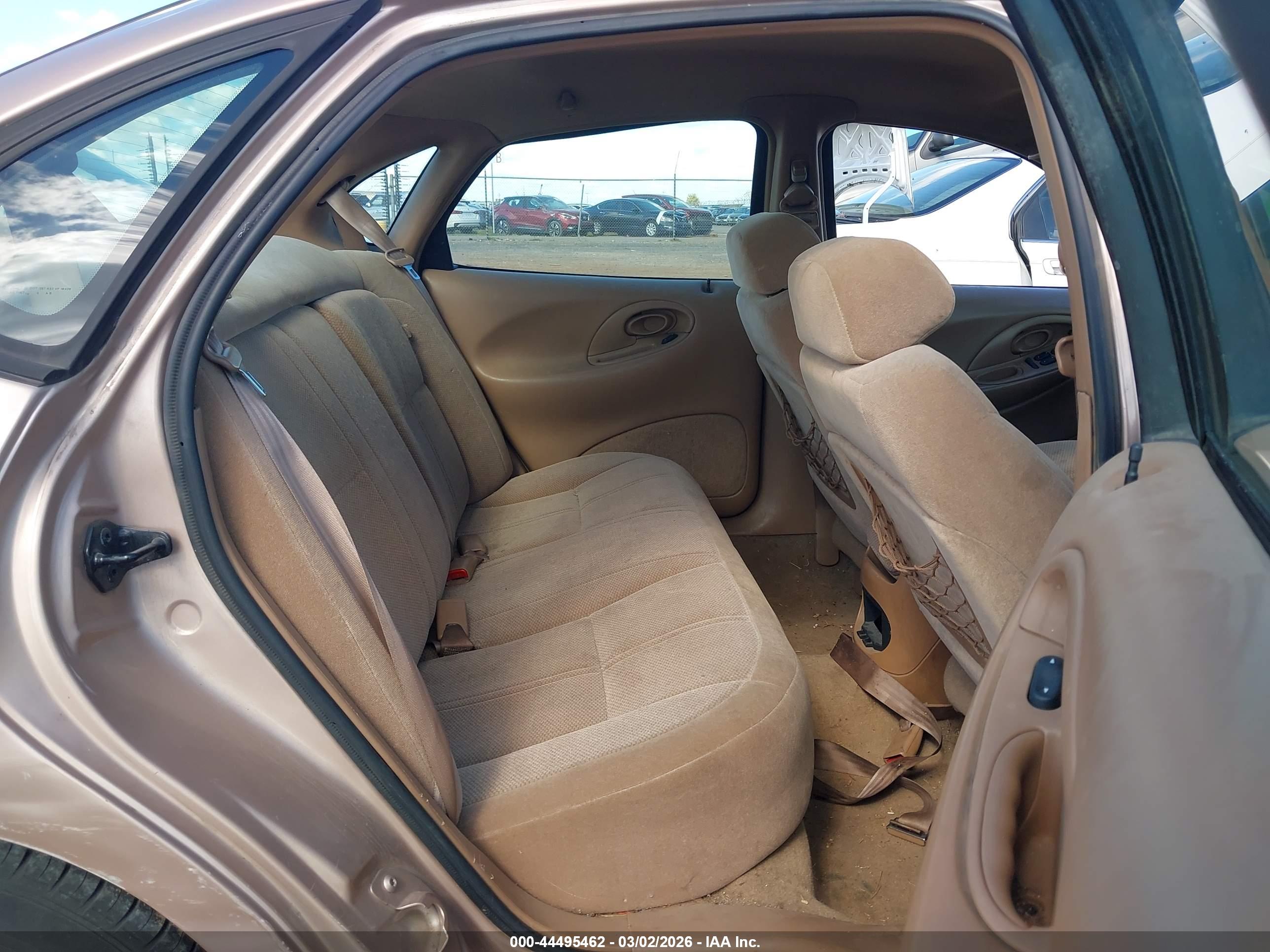 FORD TAURUS image 8