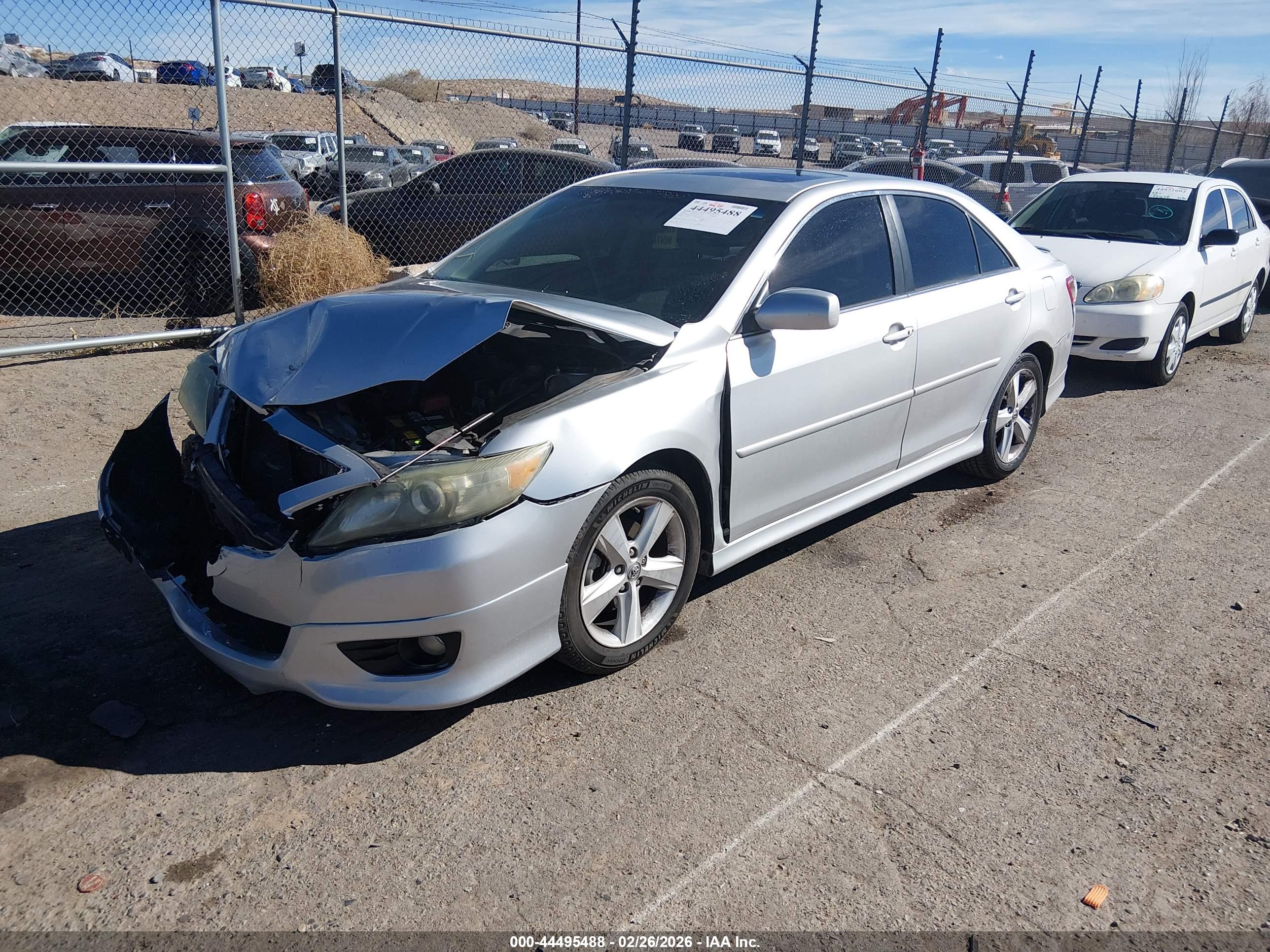 TOYOTA CAMRY image 2