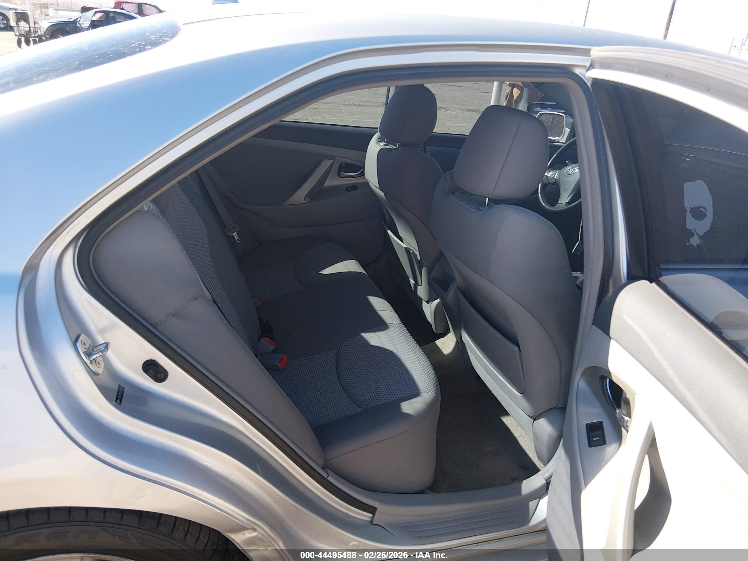 TOYOTA CAMRY image 8