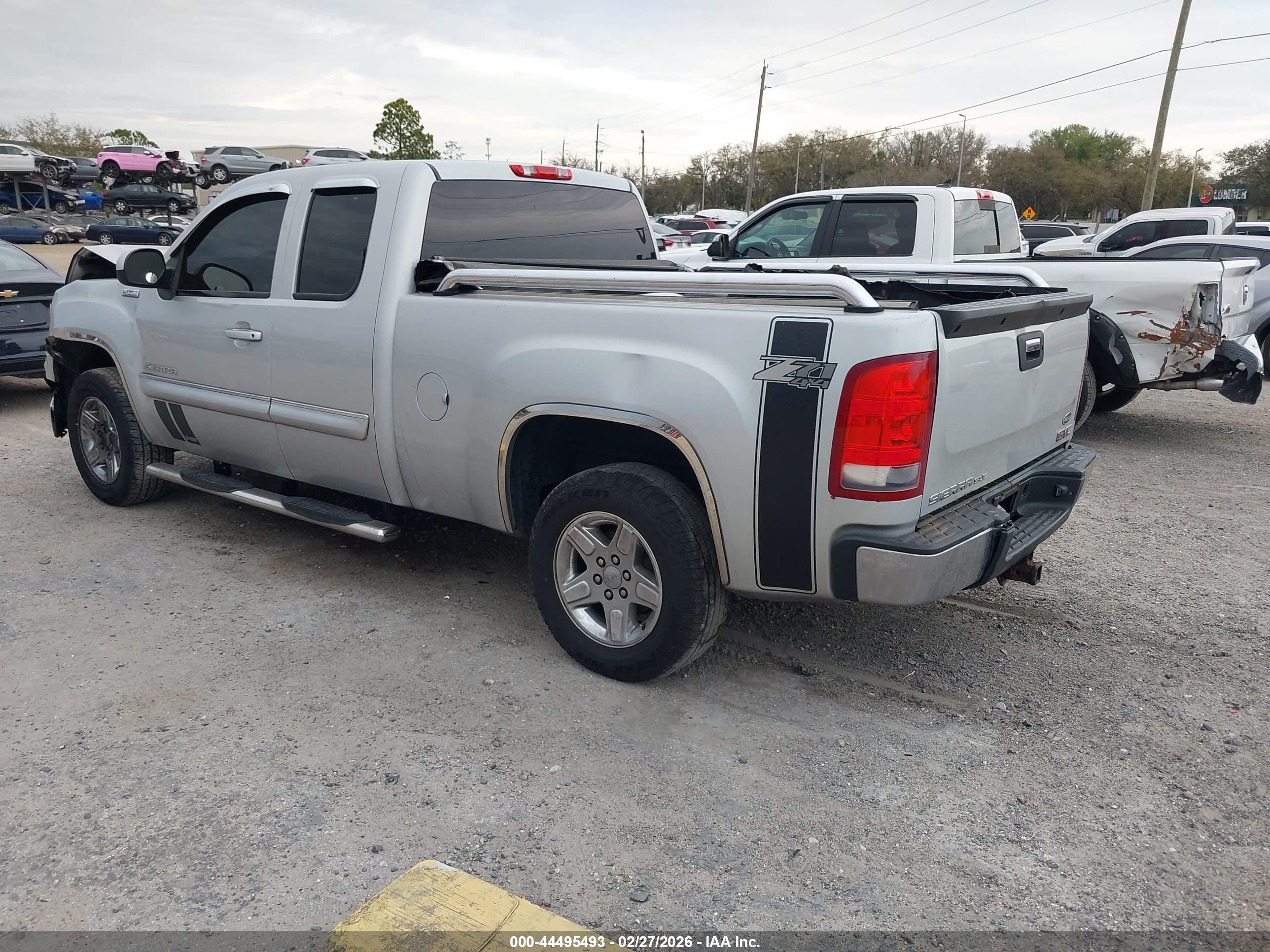 GMC SIERRA image 3