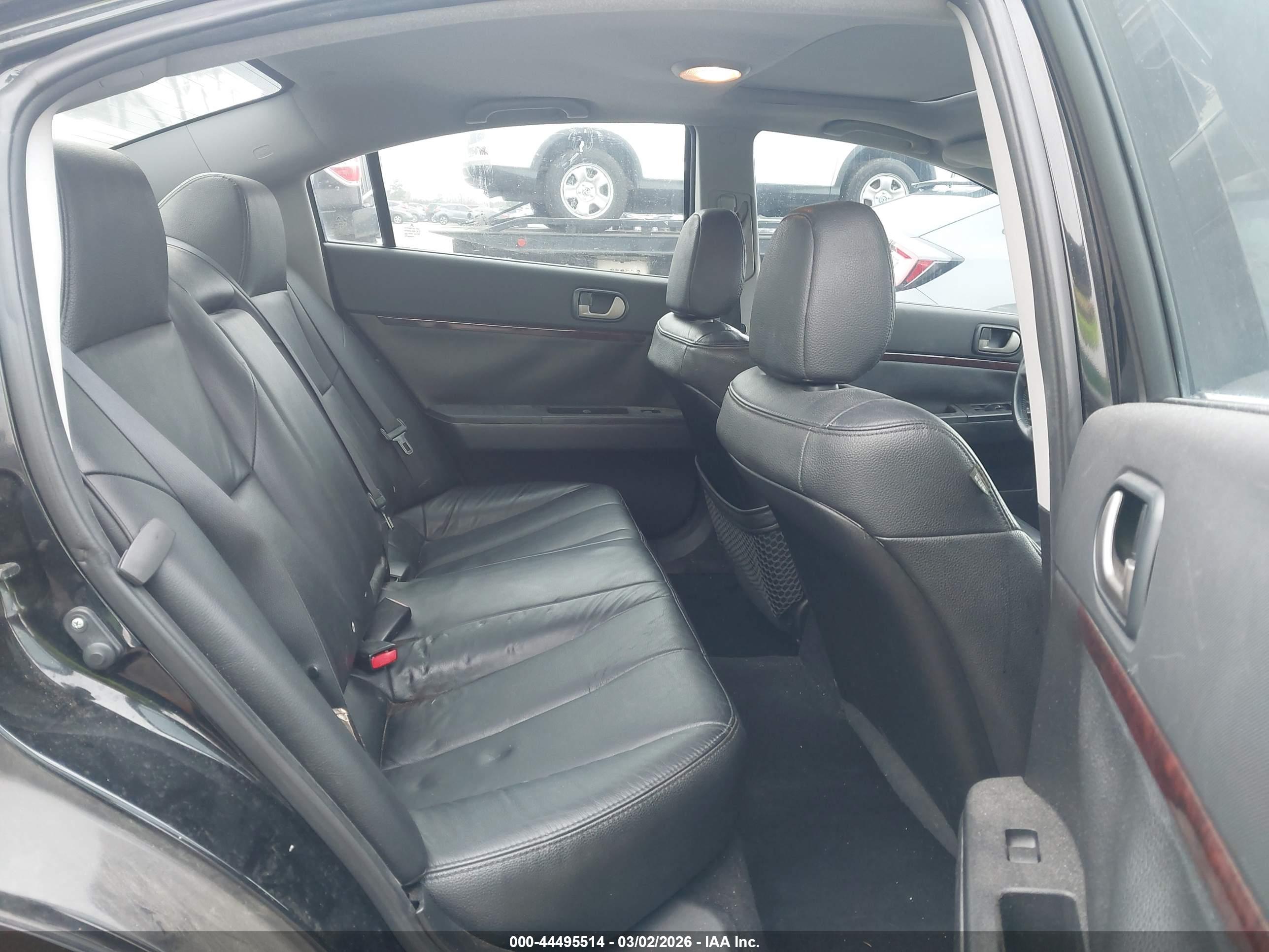 MITSUBISHI GALANT image 8