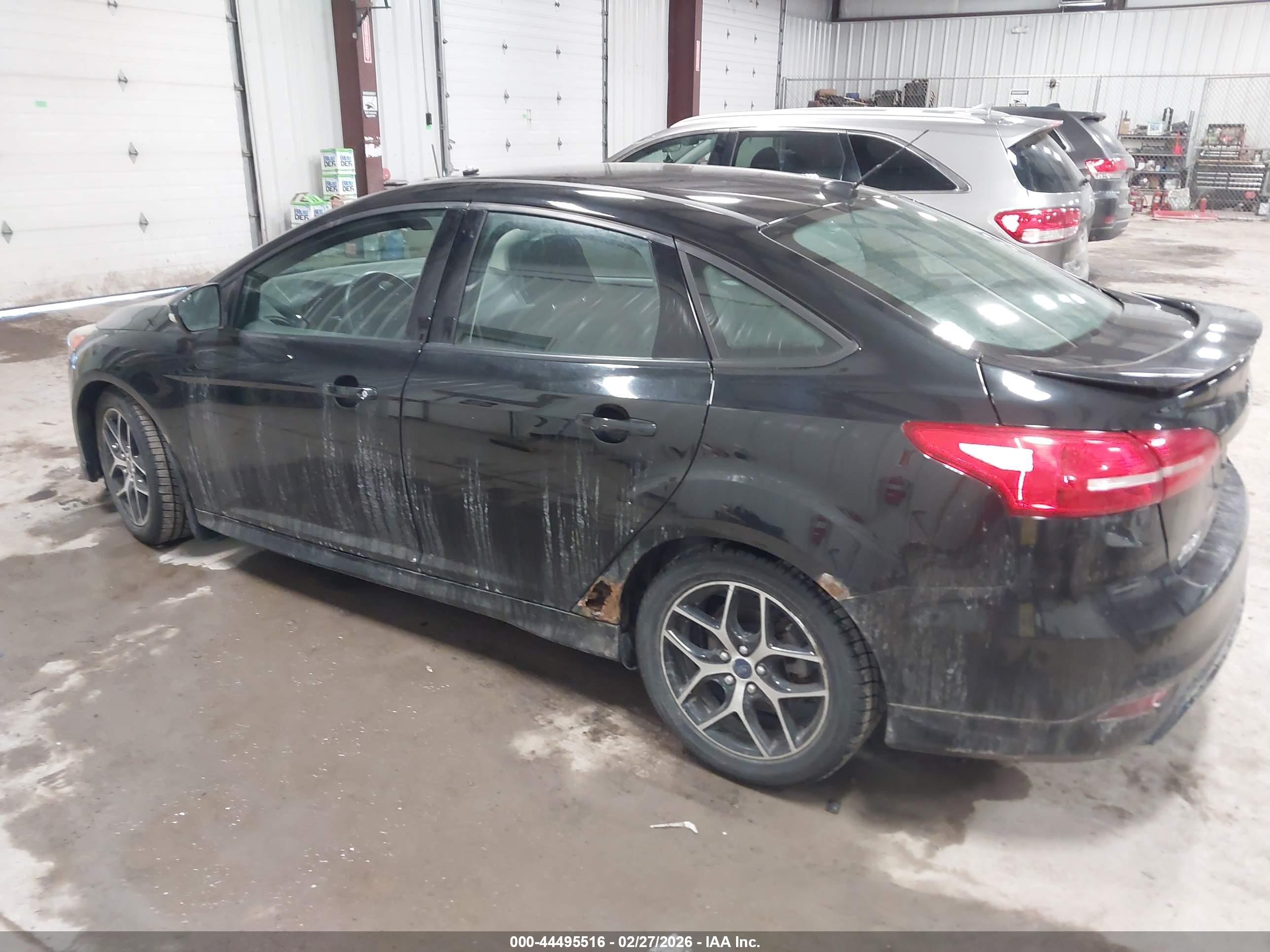 FORD FOCUS image 3