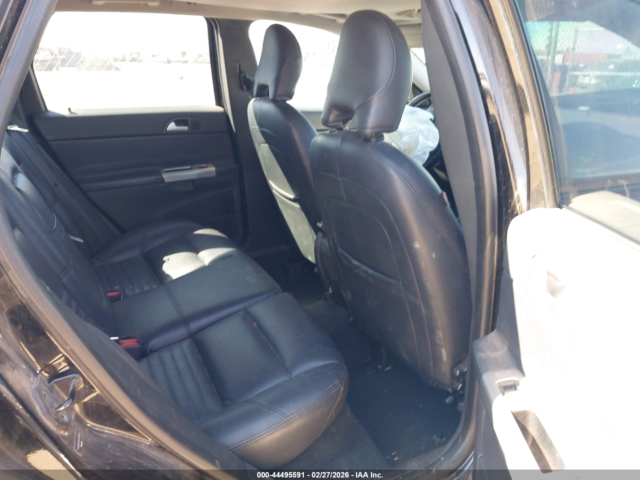 VOLVO V50 image 8