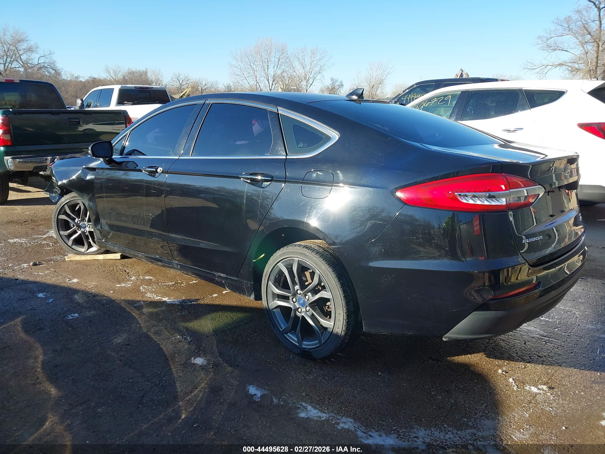 FORD FUSION image 3