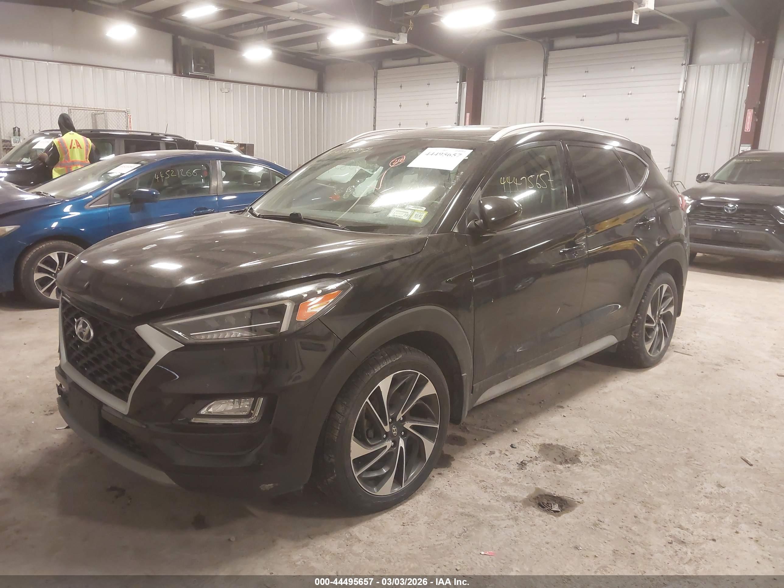 HYUNDAI TUCSON image 2
